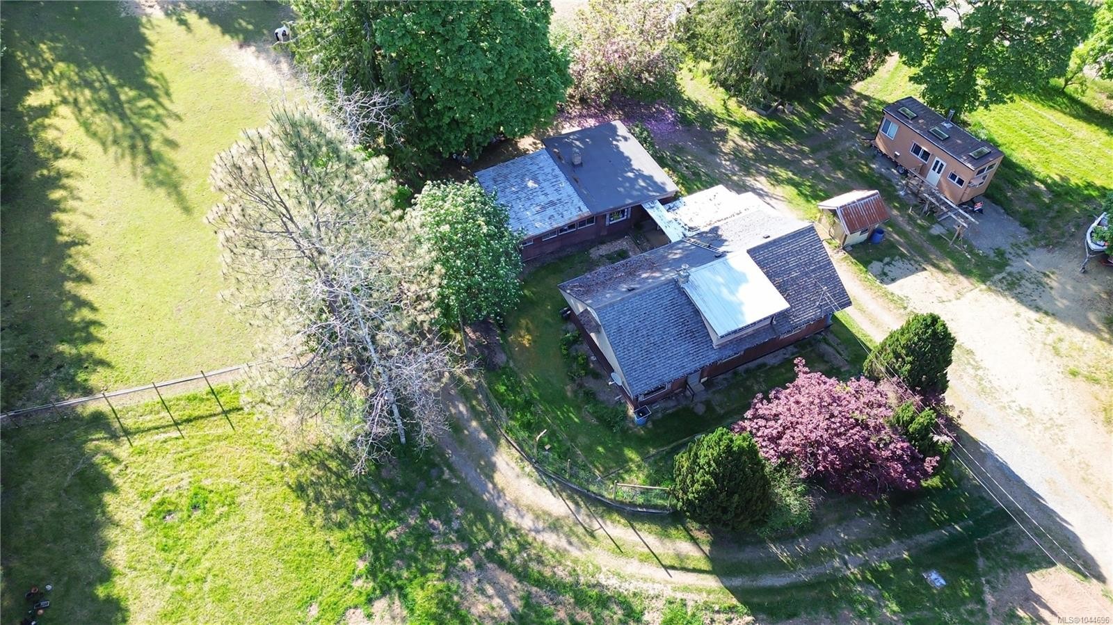 1341 Pratt Rd, Hilliers, BC