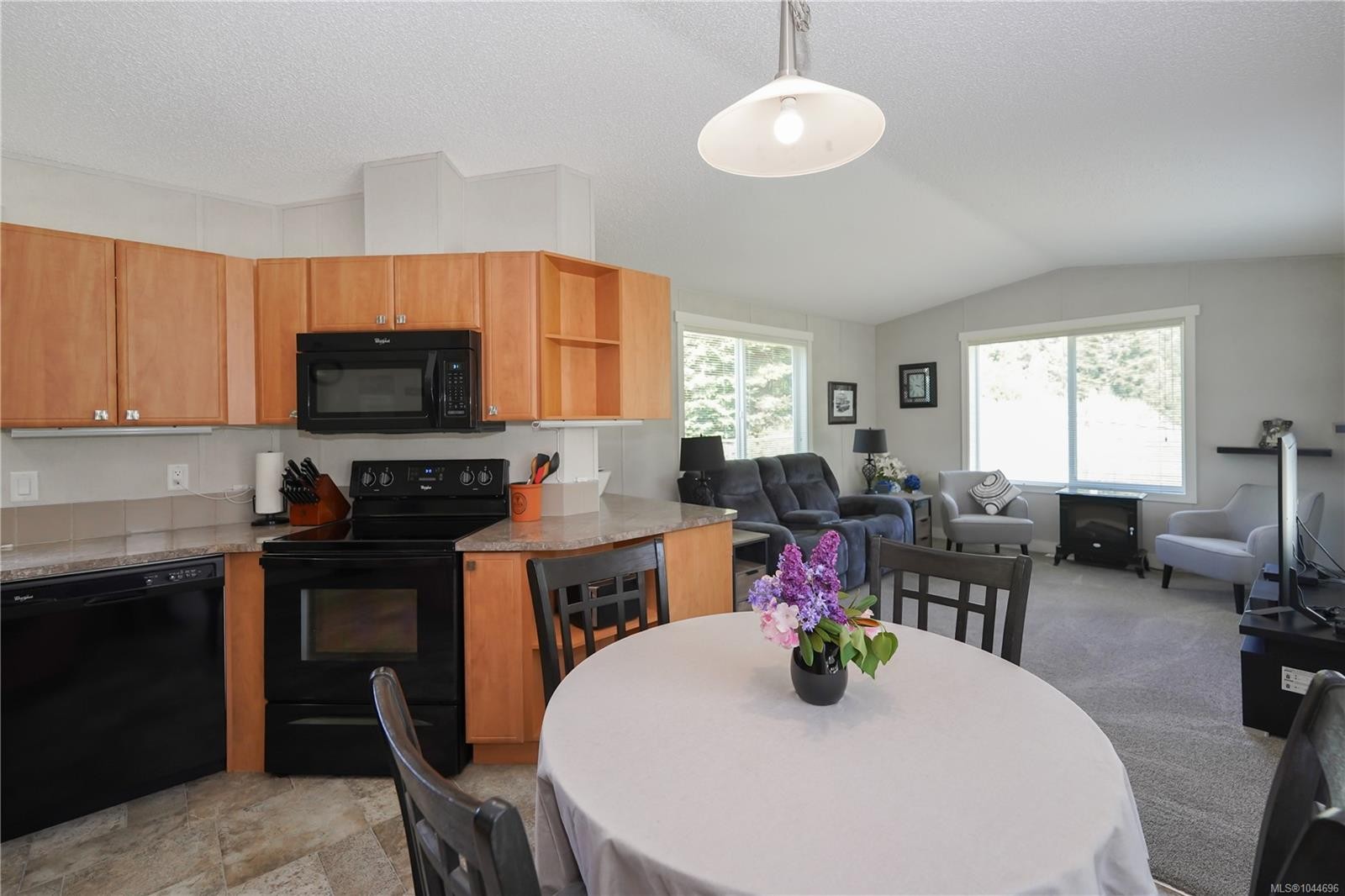 1341 Pratt Rd, Hilliers, BC