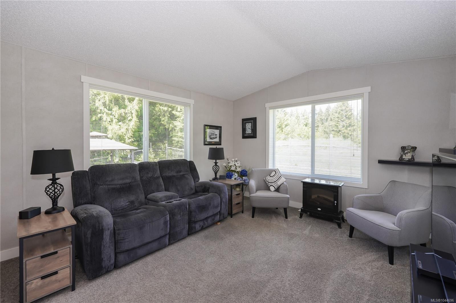 1341 Pratt Rd, Hilliers, BC