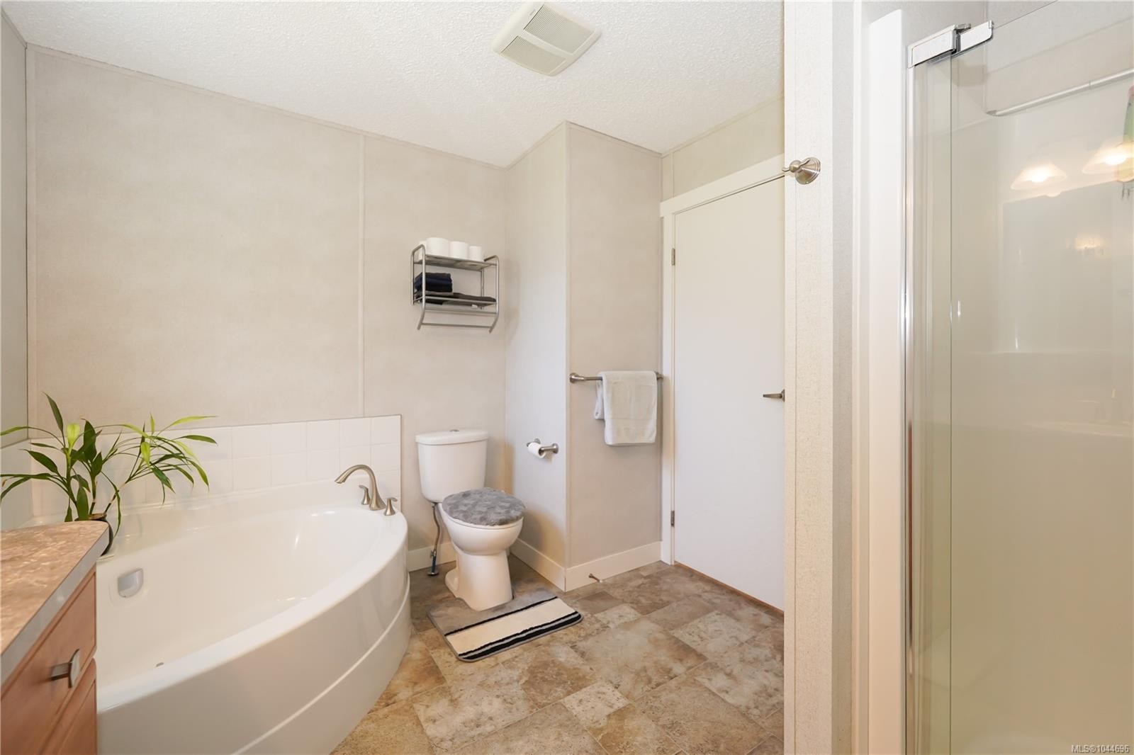 1341 Pratt Rd, Hilliers, BC