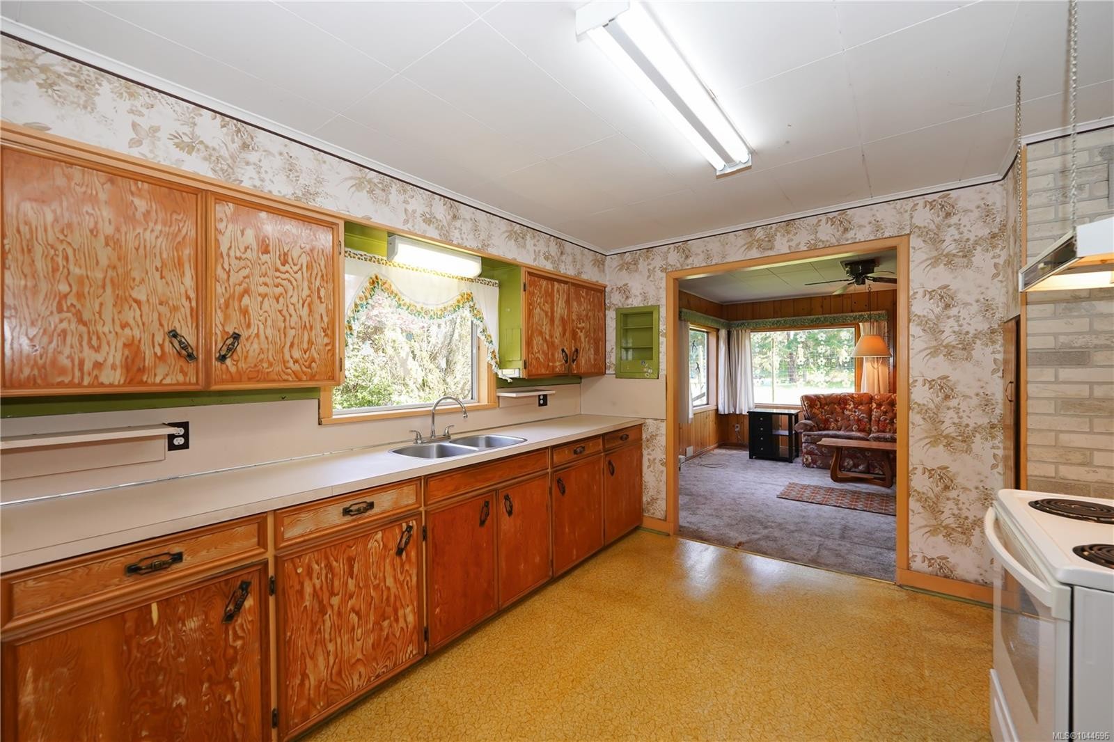 1341 Pratt Rd, Hilliers, BC