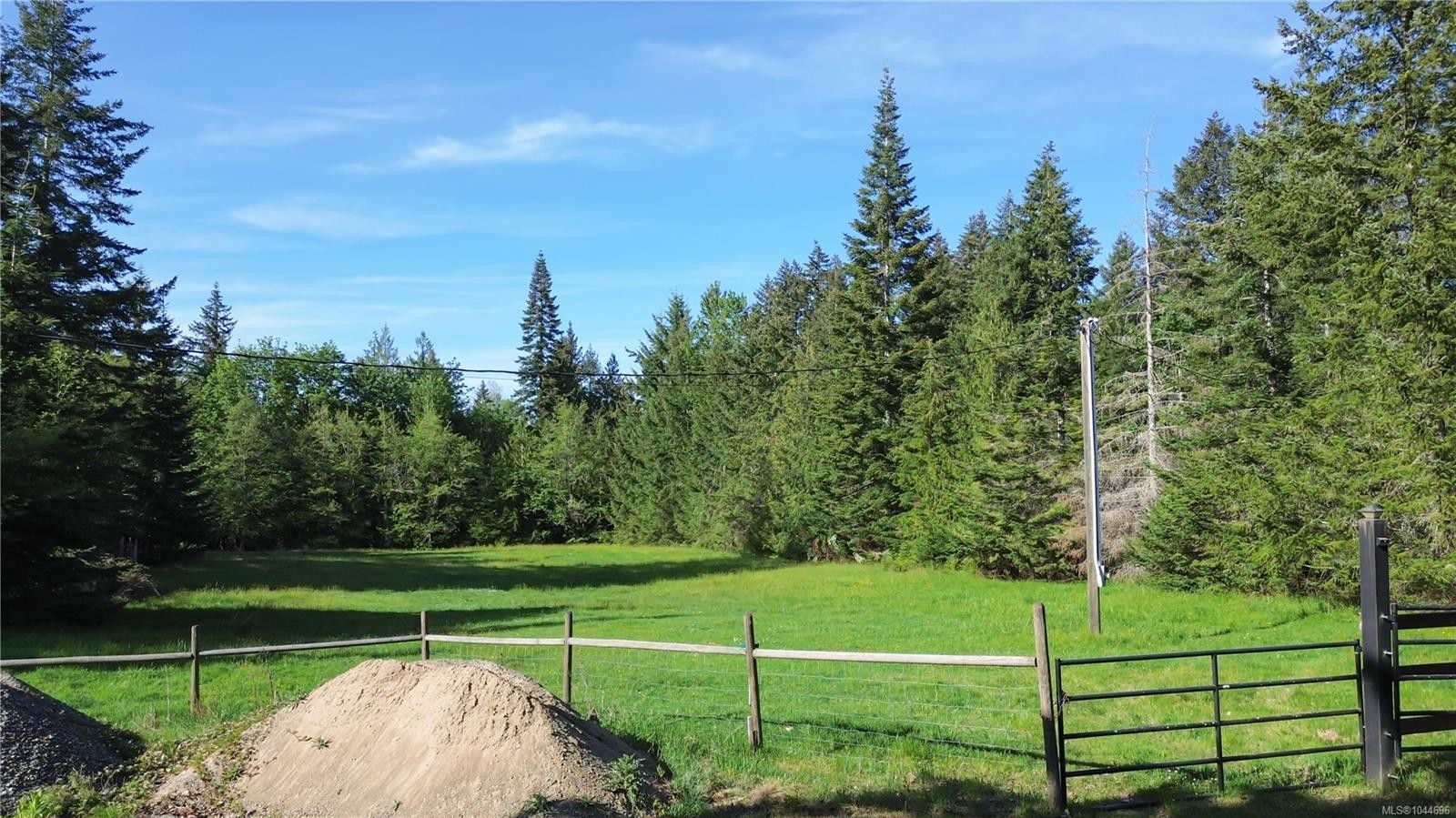 1341 Pratt Rd, Hilliers, BC