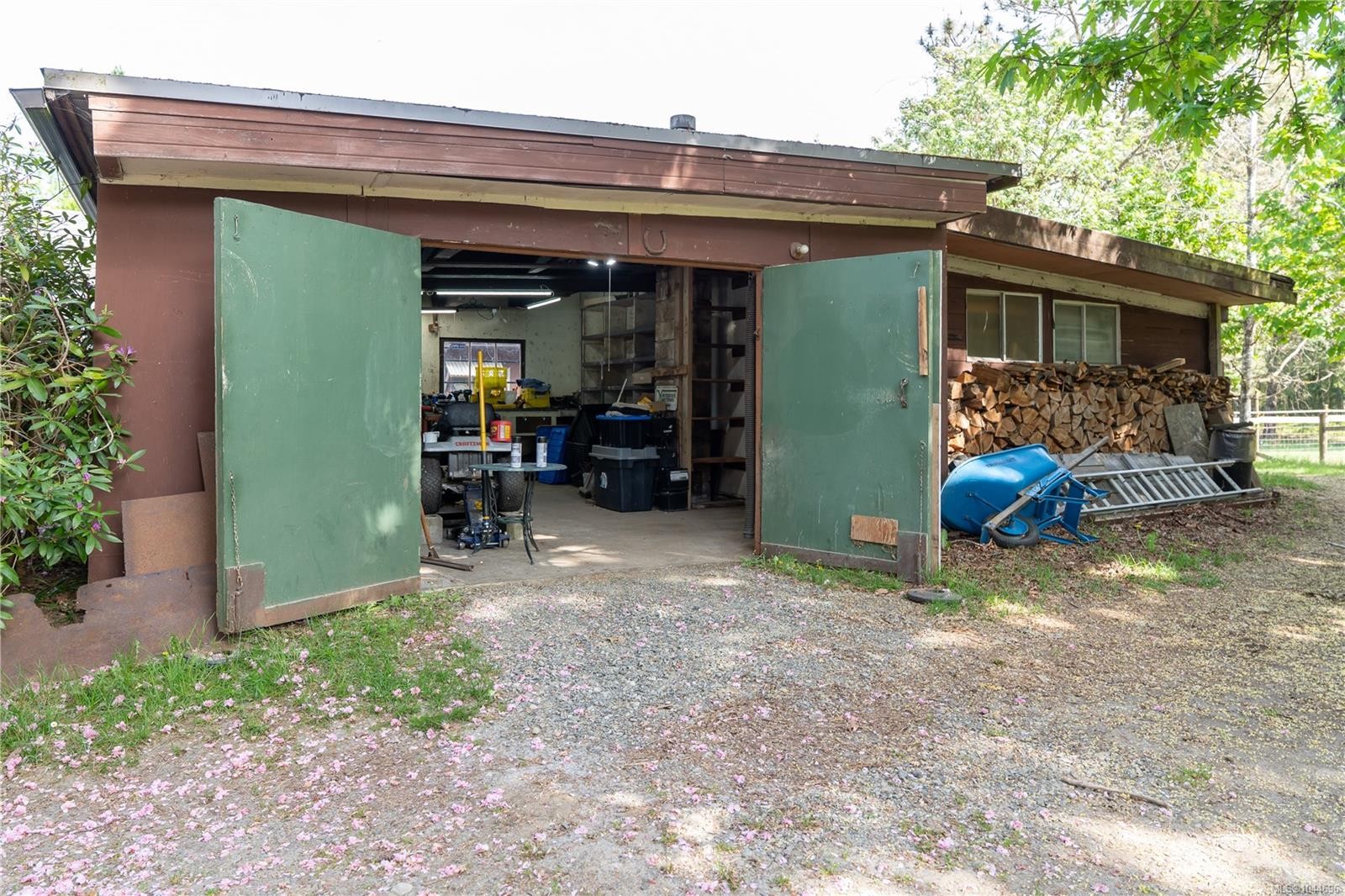 1341 Pratt Rd, Hilliers, BC
