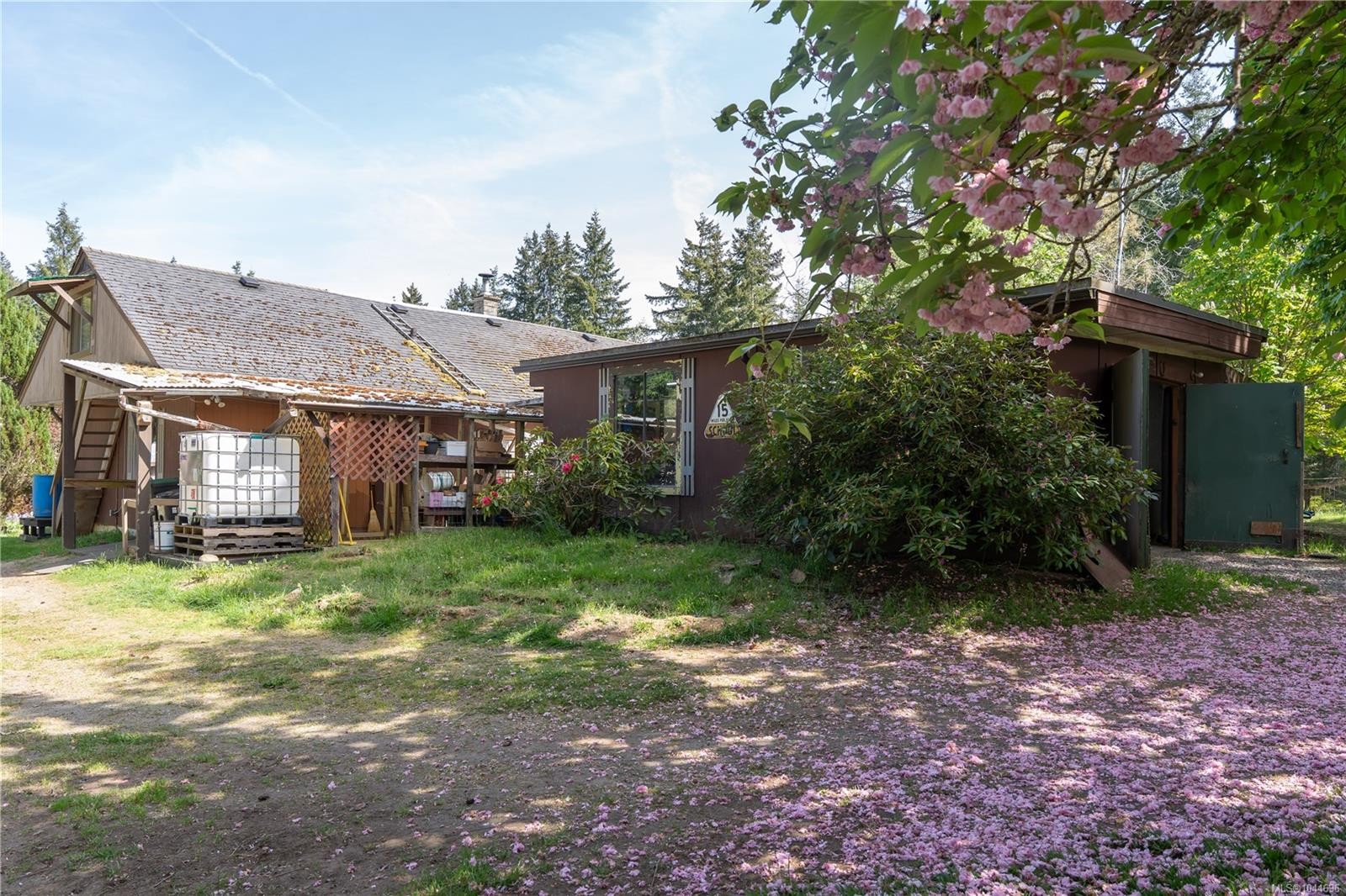 1341 Pratt Rd, Hilliers, BC