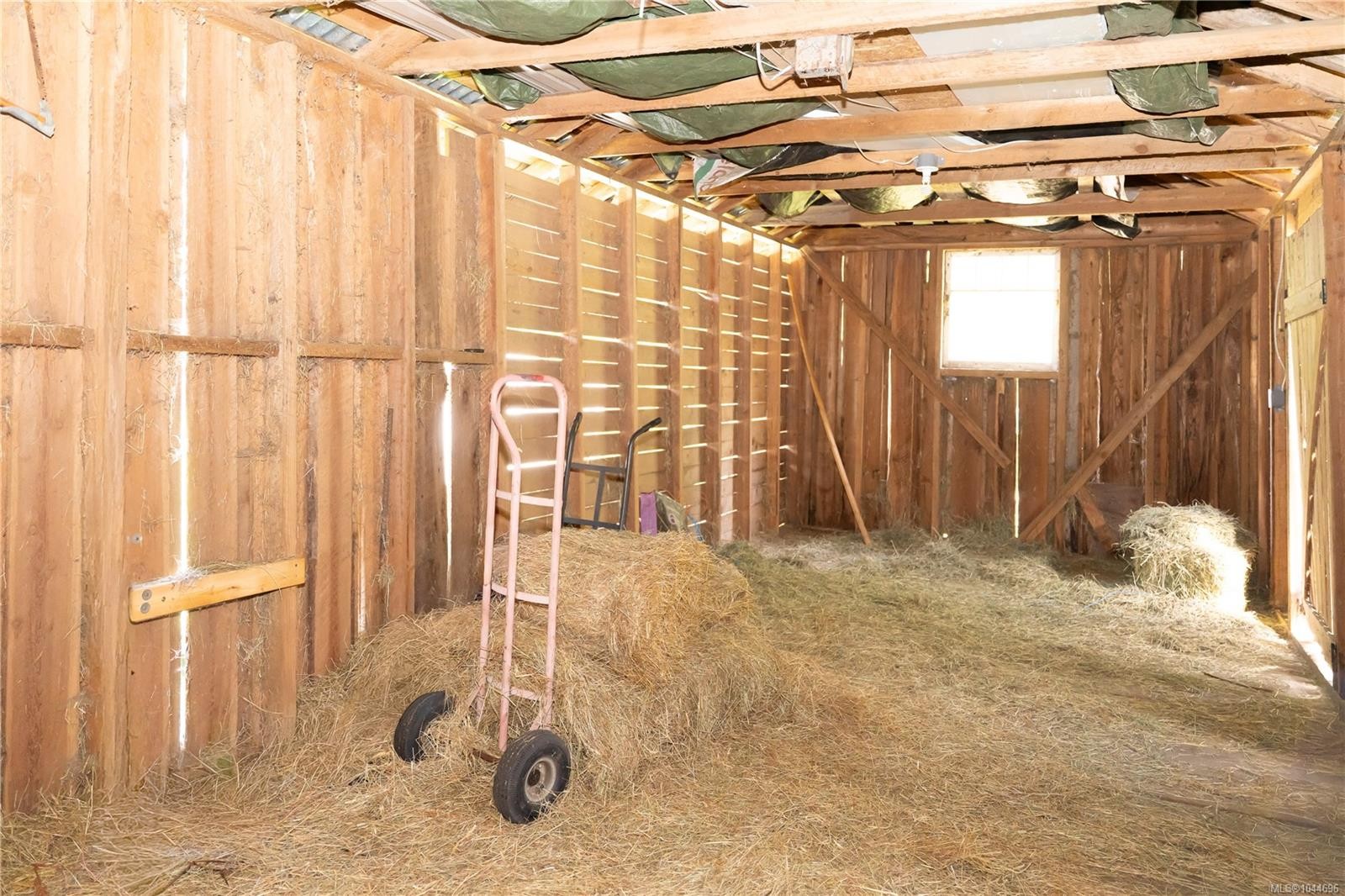 1341 Pratt Rd, Hilliers, BC