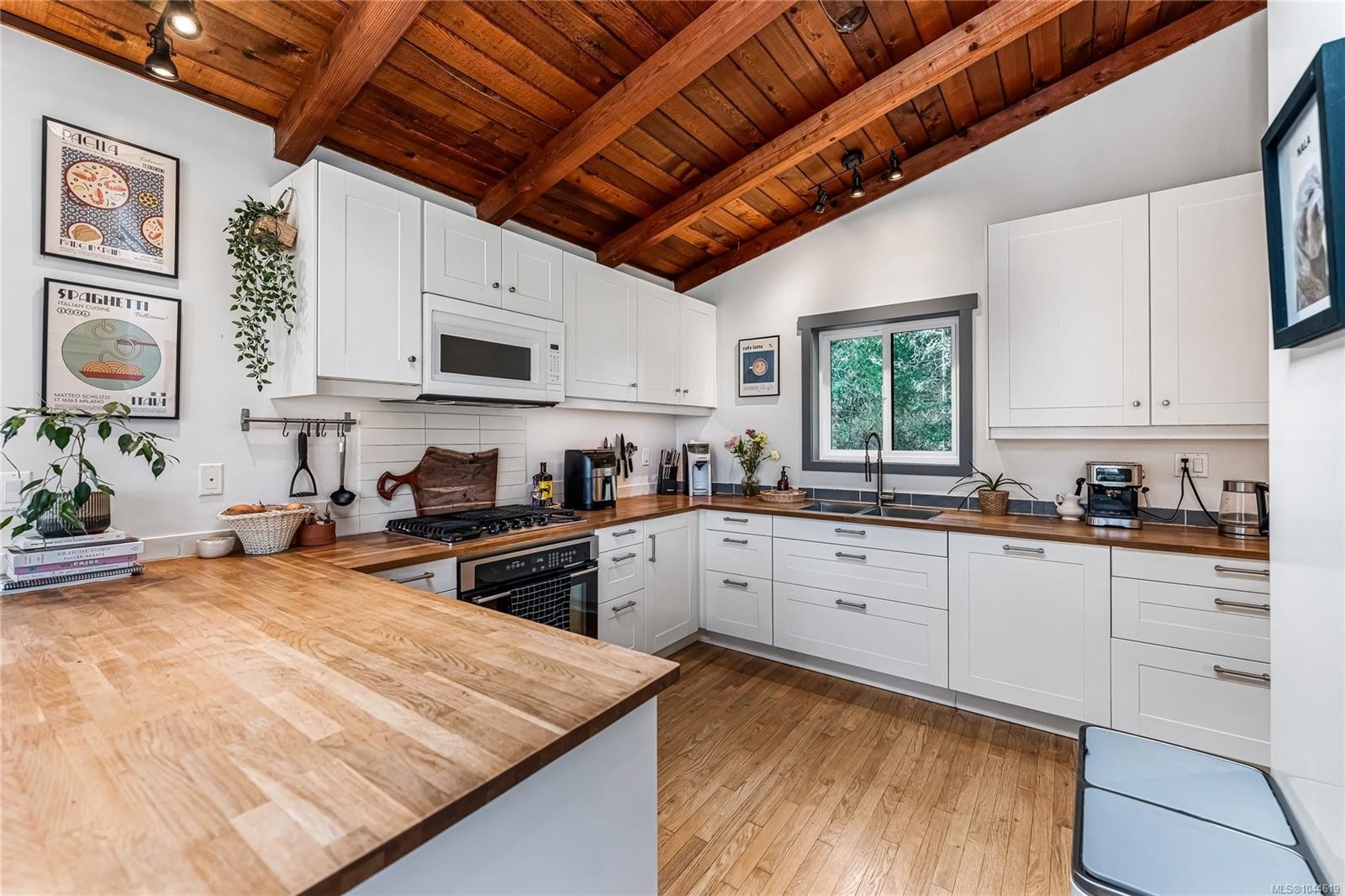 2083 North End Rd, Salt Spring, BC