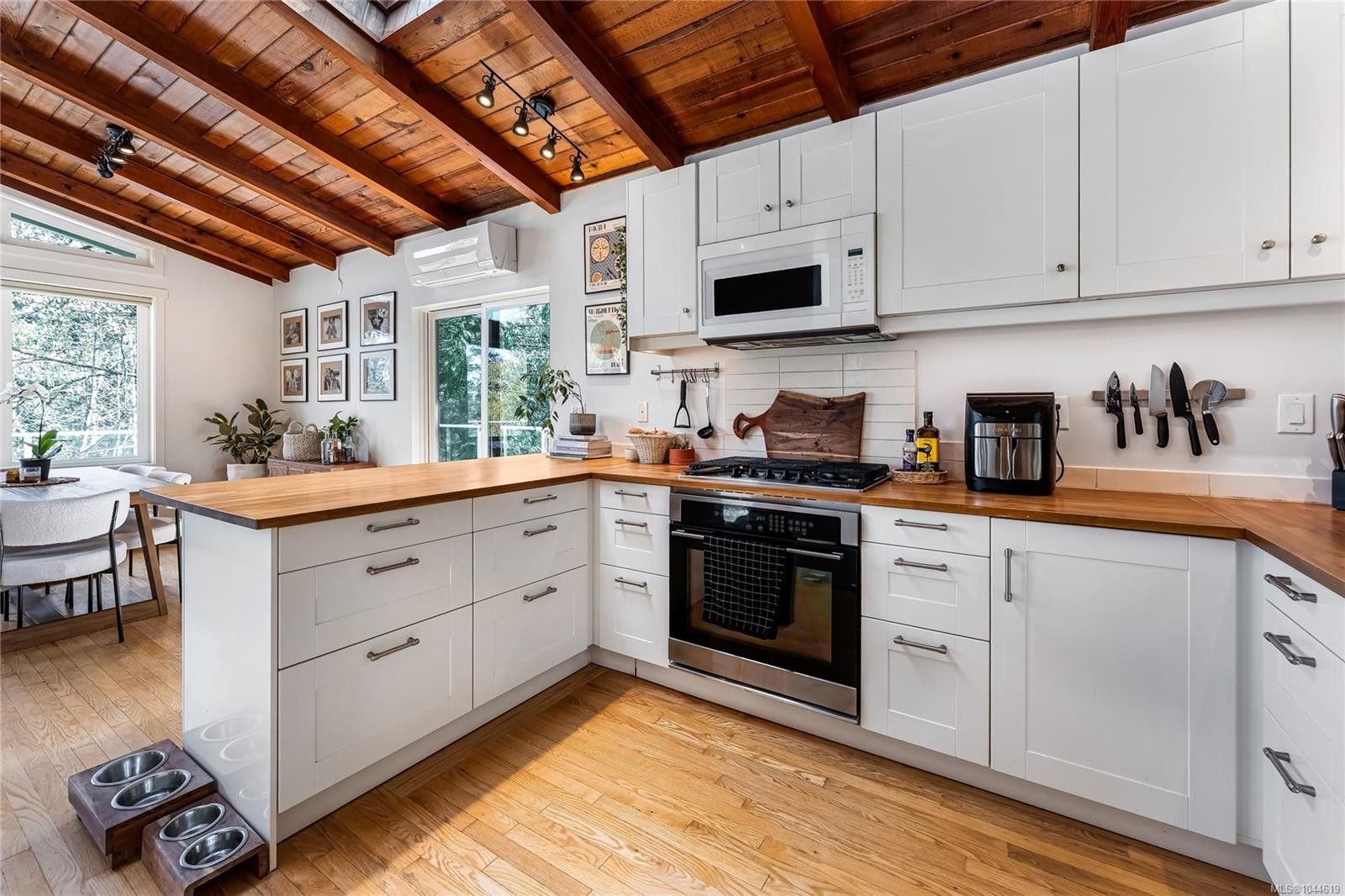 2083 North End Rd, Salt Spring, BC