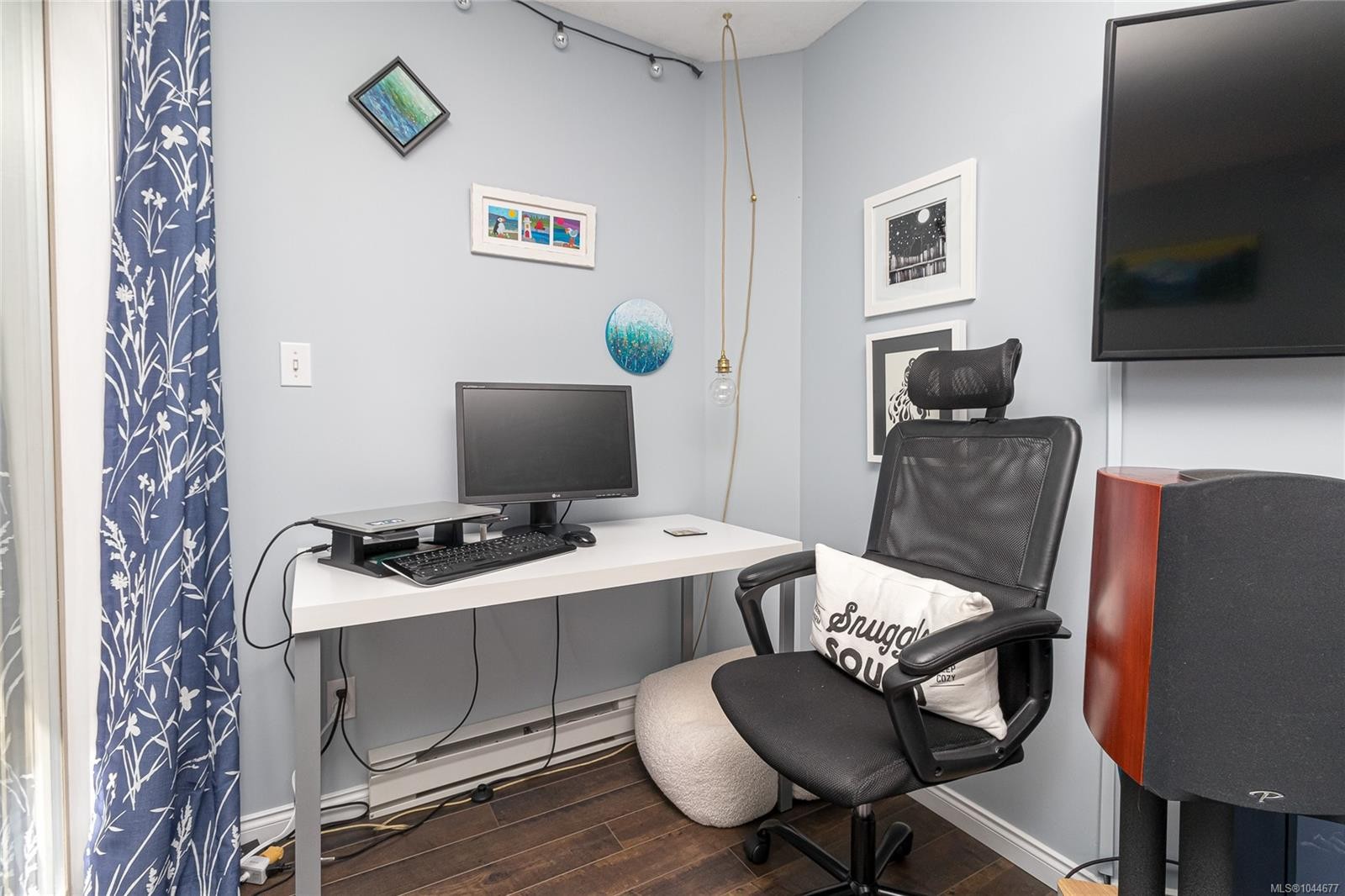 #309-1025 Meares St, Victoria, BC - Indoor Photo Showing Office