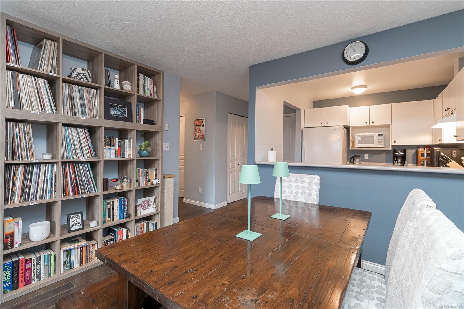 #309-1025 Meares St, Victoria, BC - Indoor Photo Showing Kitchen