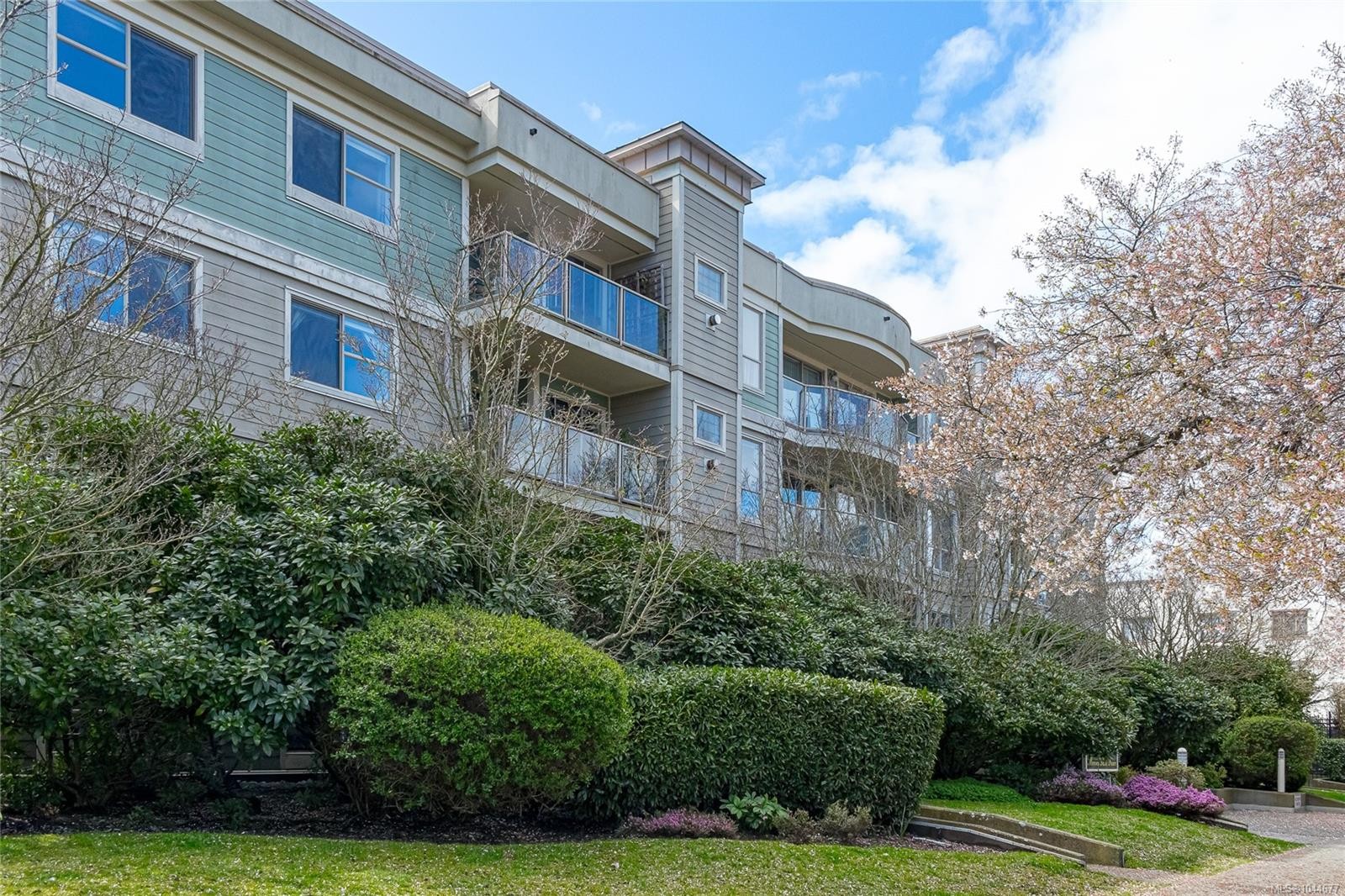 #309-1025 Meares St, Victoria, BC - Outdoor With Balcony