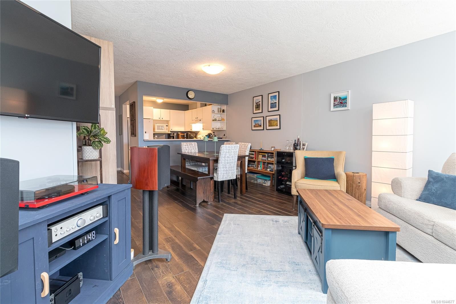 #309-1025 Meares St, Victoria, BC - Indoor Photo Showing Other Room
