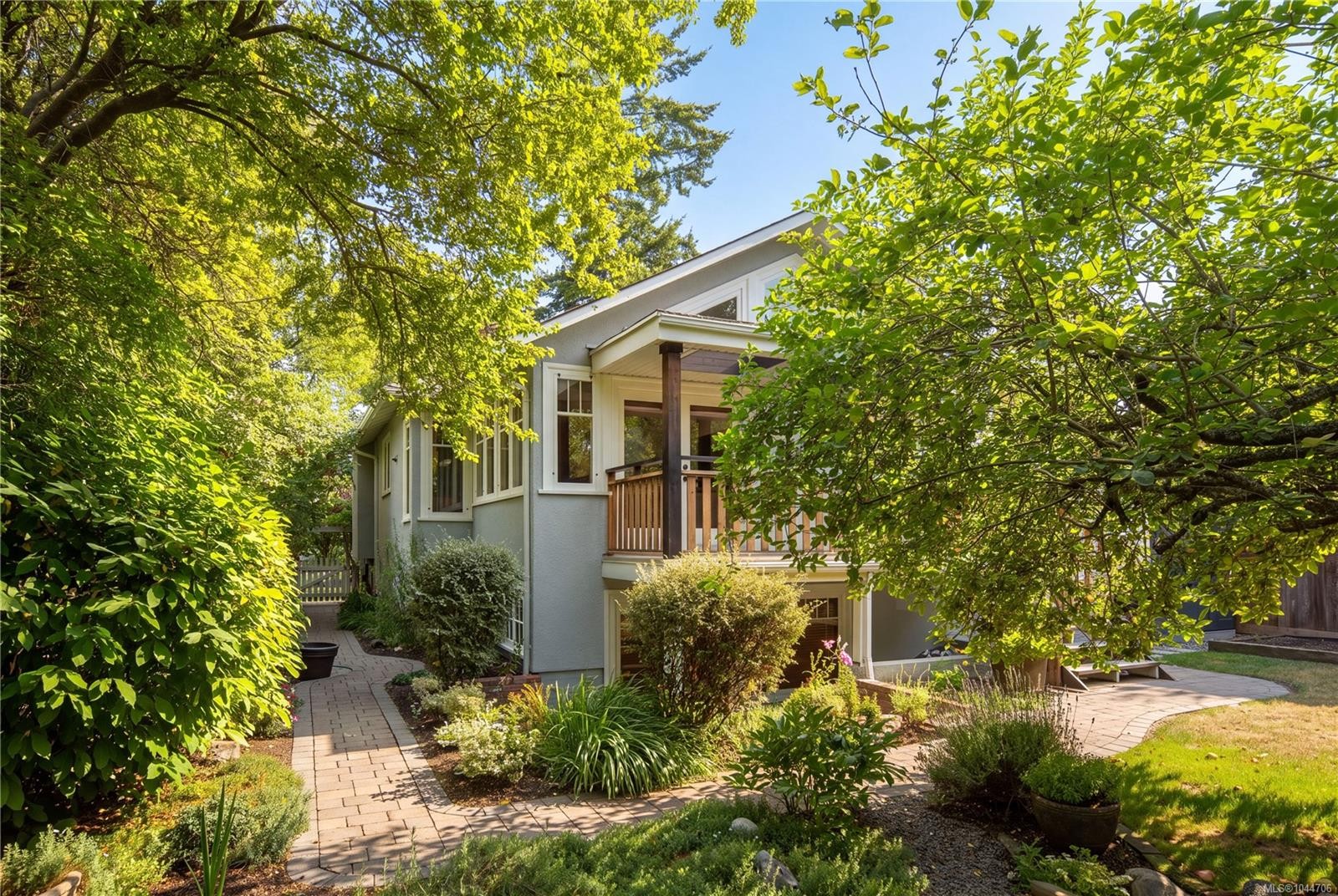 2168 Bartlett Ave, Oak Bay, BC