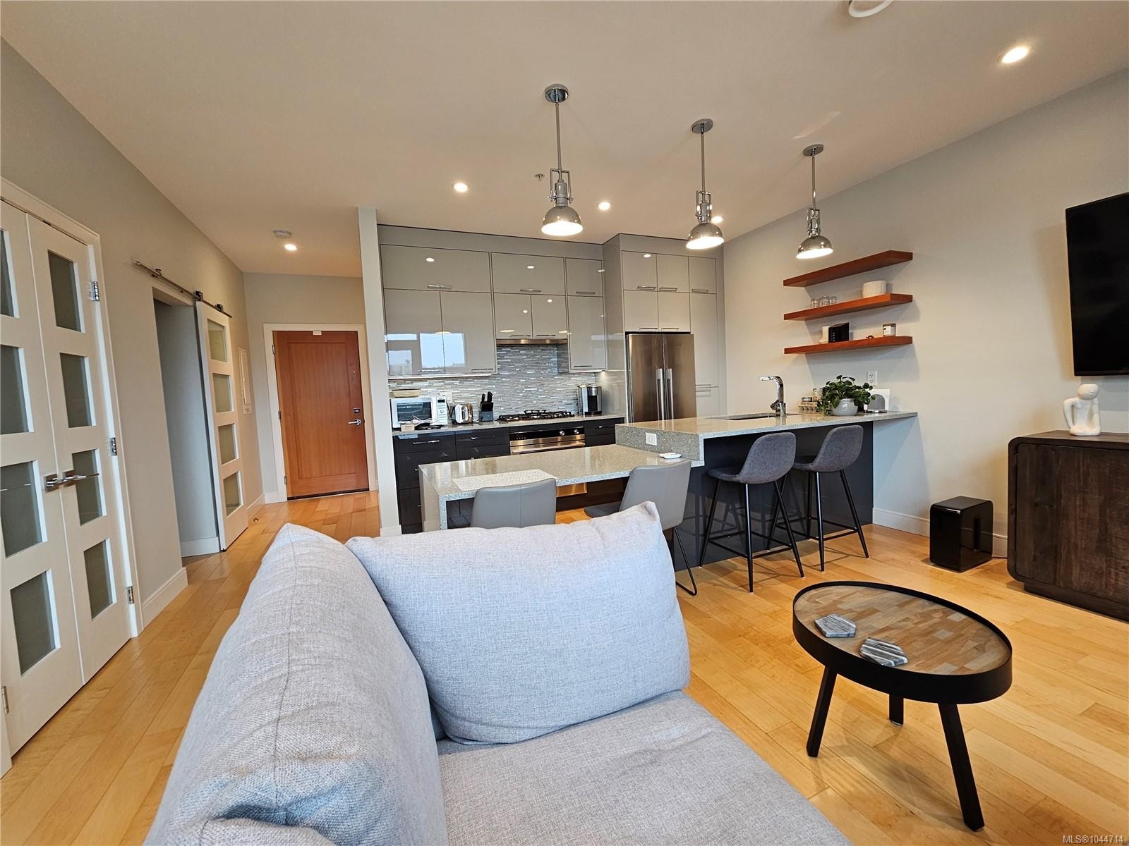 #S312-1411 Cook St, Victoria, BC - Indoor