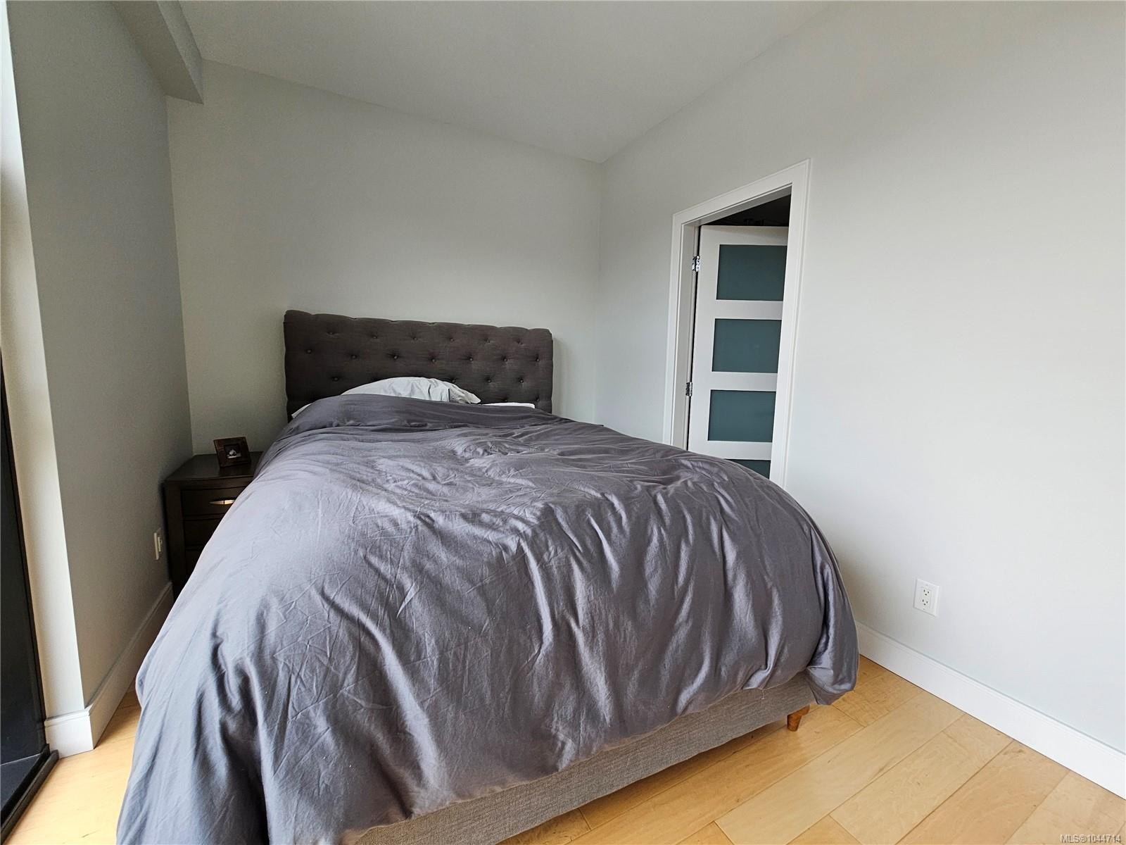 #S312-1411 Cook St, Victoria, BC - Indoor Photo Showing Bedroom