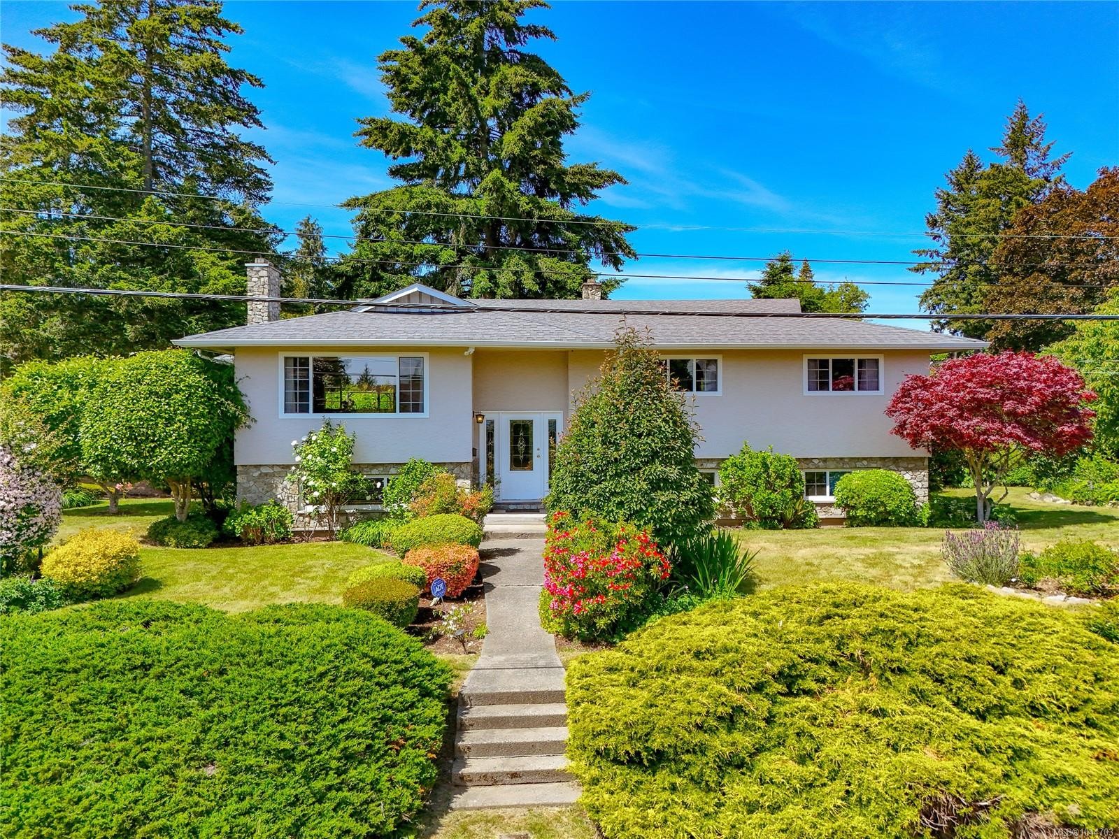 6224 Robin Way, Central Saanich, BC