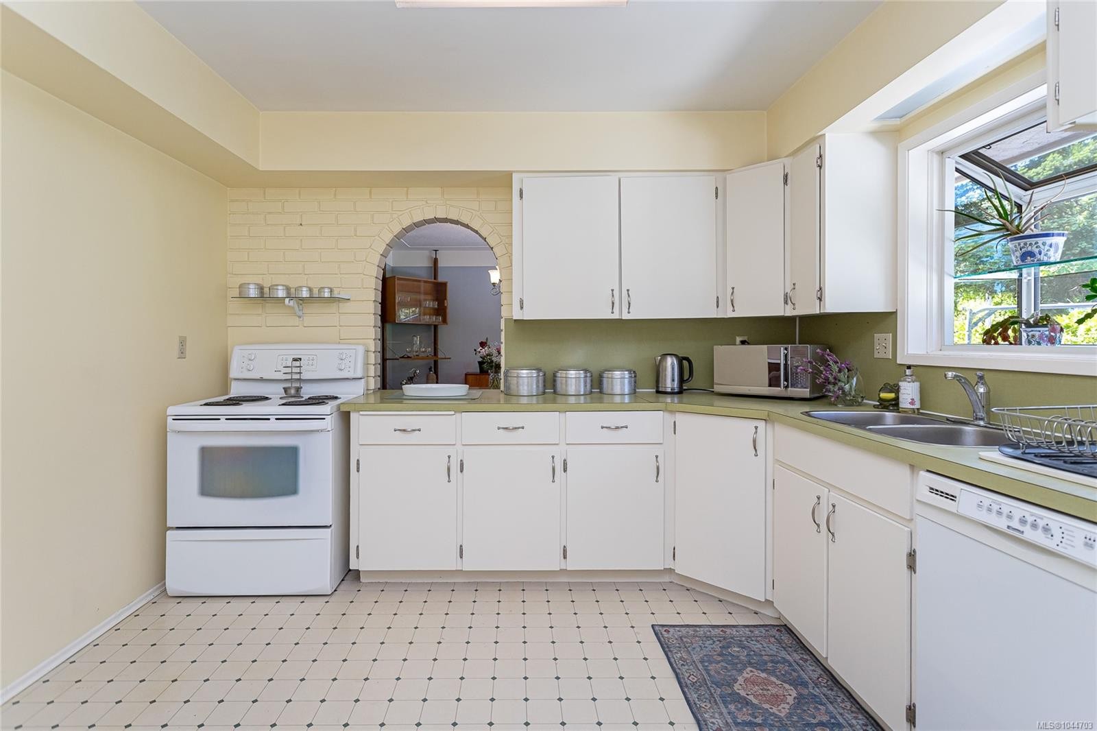 6224 Robin Way, Central Saanich, BC