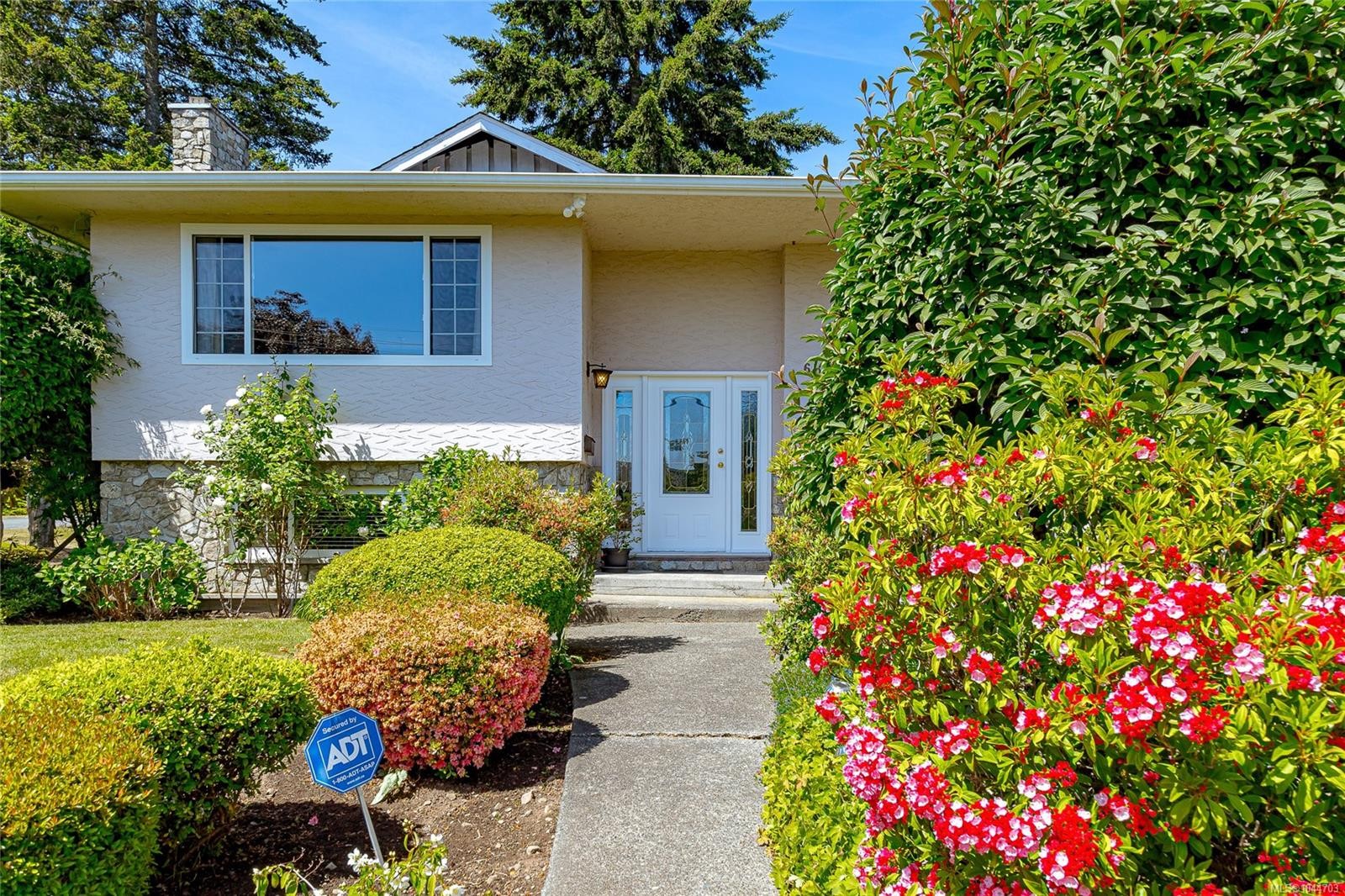 6224 Robin Way, Central Saanich, BC