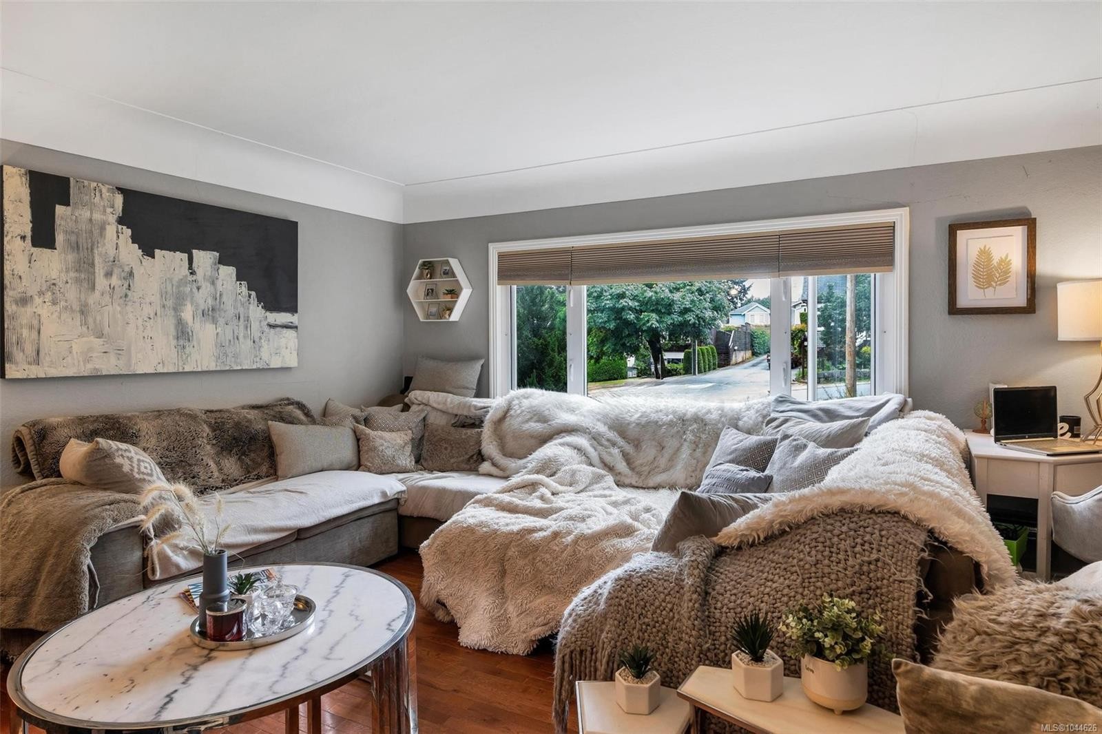 920 Jasmine Ave, Saanich, BC