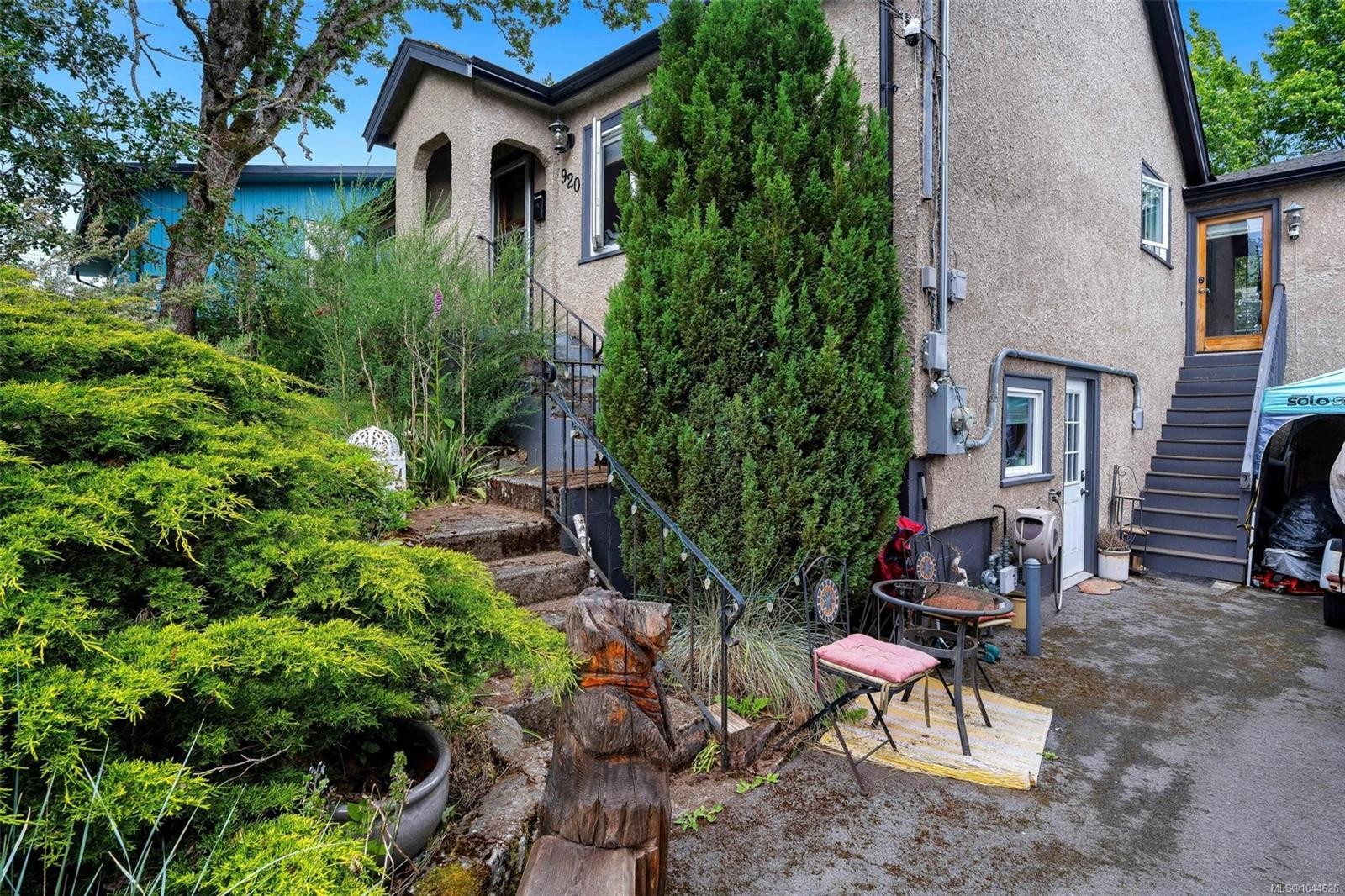 920 Jasmine Ave, Saanich, BC