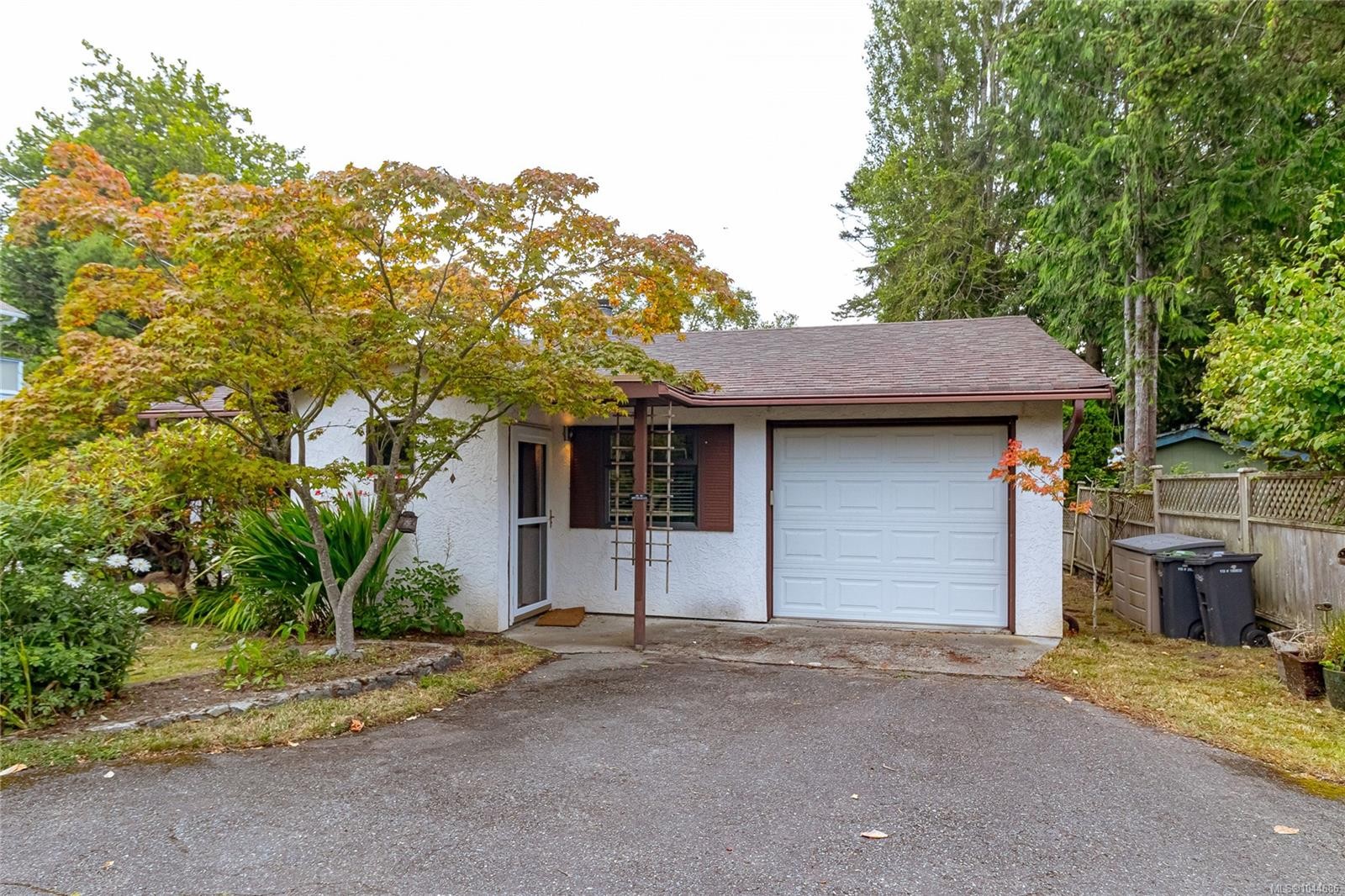 A-1143 Munro St, Esquimalt, BC