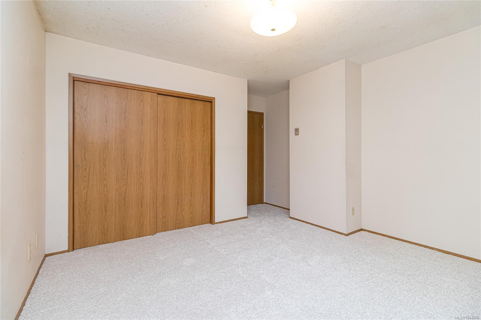 A-1143 Munro St, Esquimalt, BC