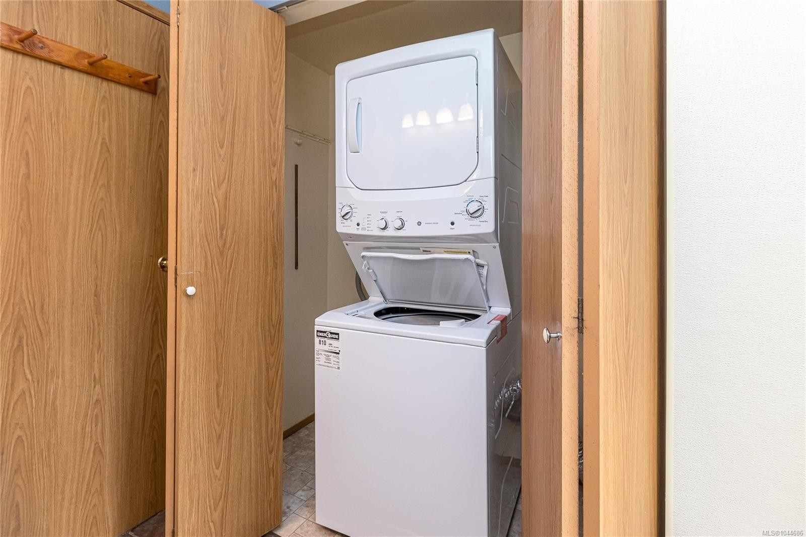A-1143 Munro St, Esquimalt, BC