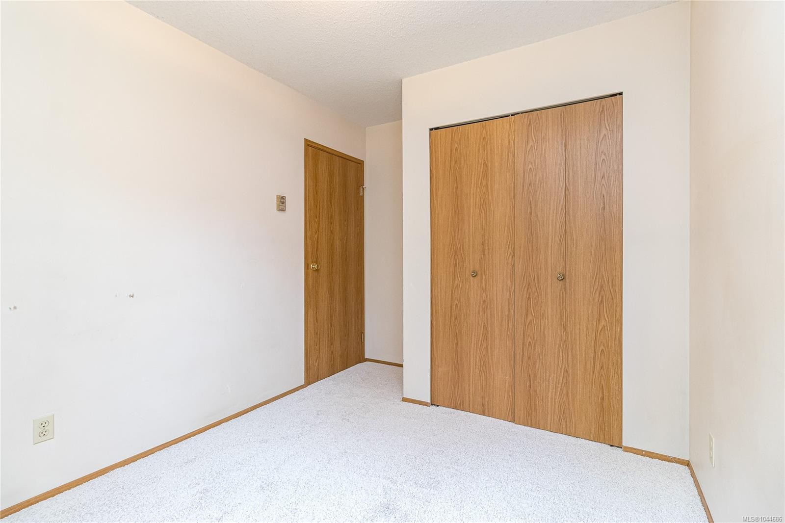 A-1143 Munro St, Esquimalt, BC