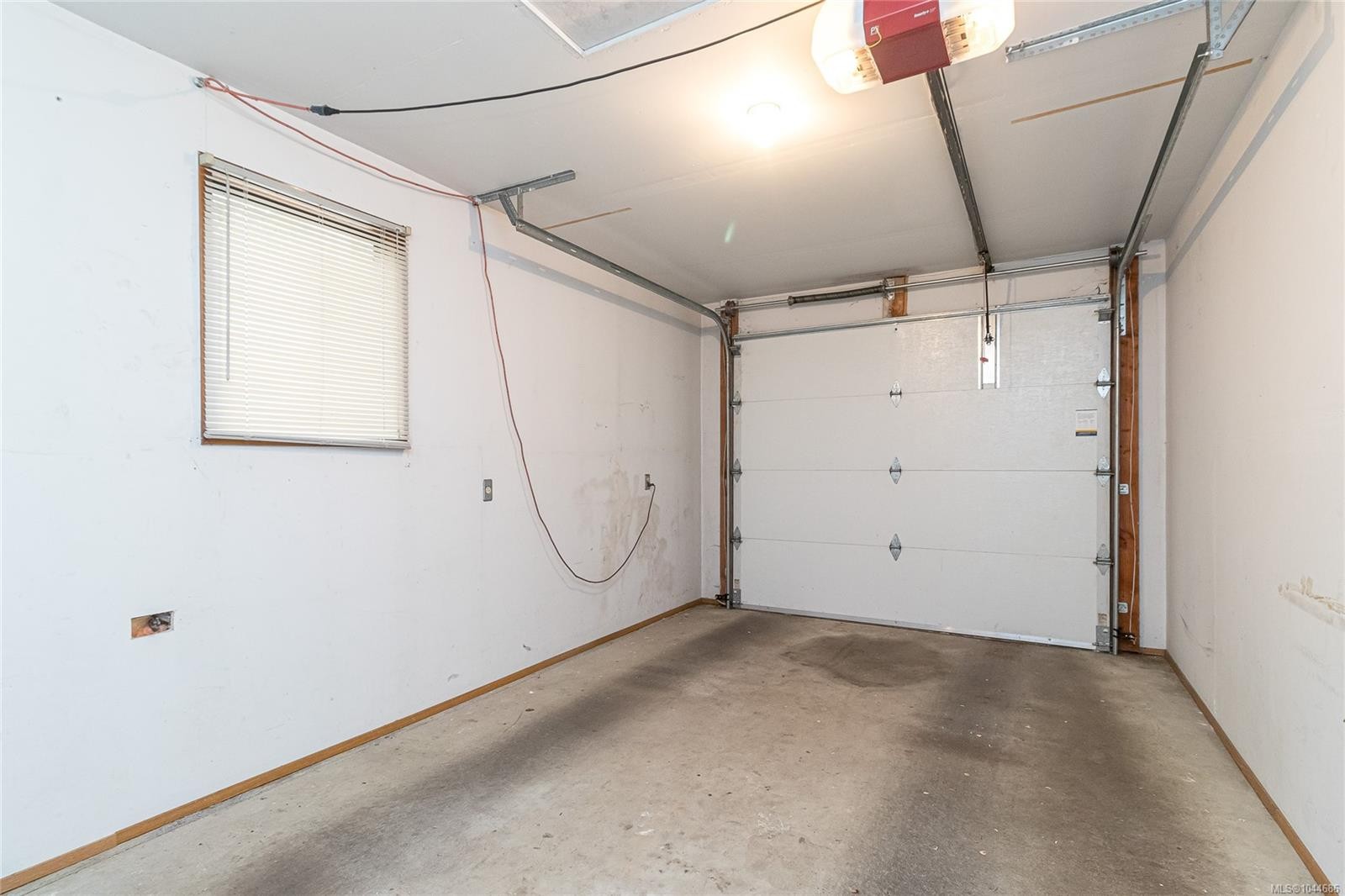 A-1143 Munro St, Esquimalt, BC