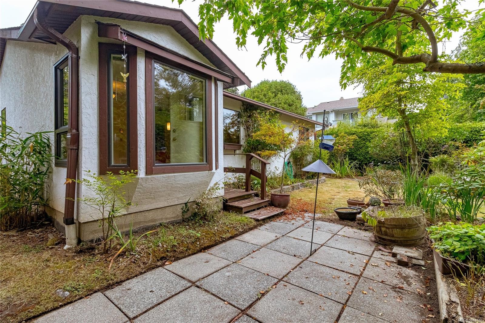 A-1143 Munro St, Esquimalt, BC