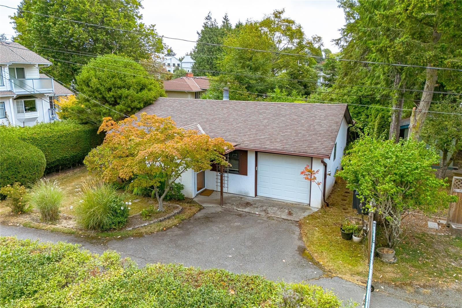 A-1143 Munro St, Esquimalt, BC