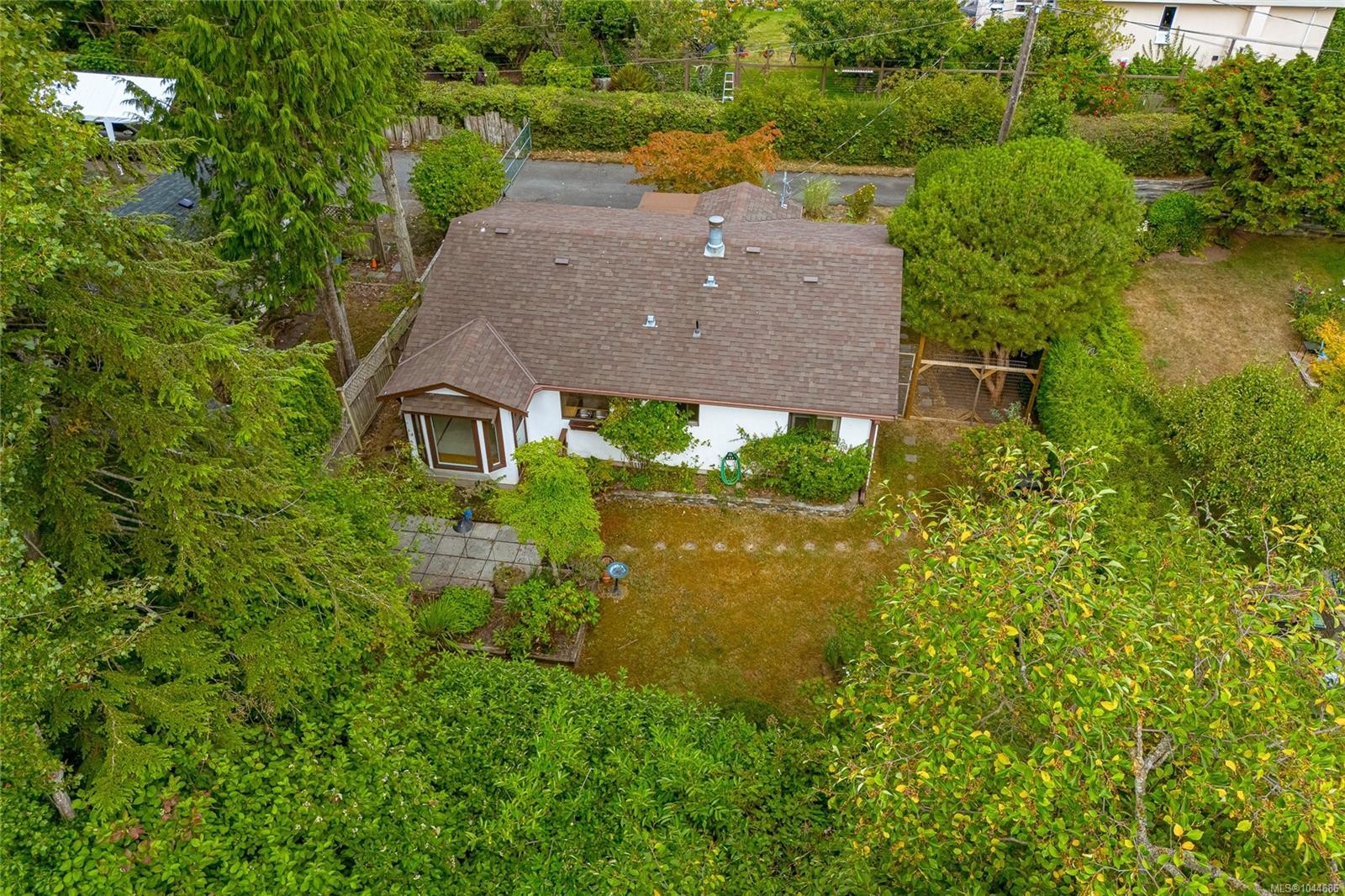 A-1143 Munro St, Esquimalt, BC