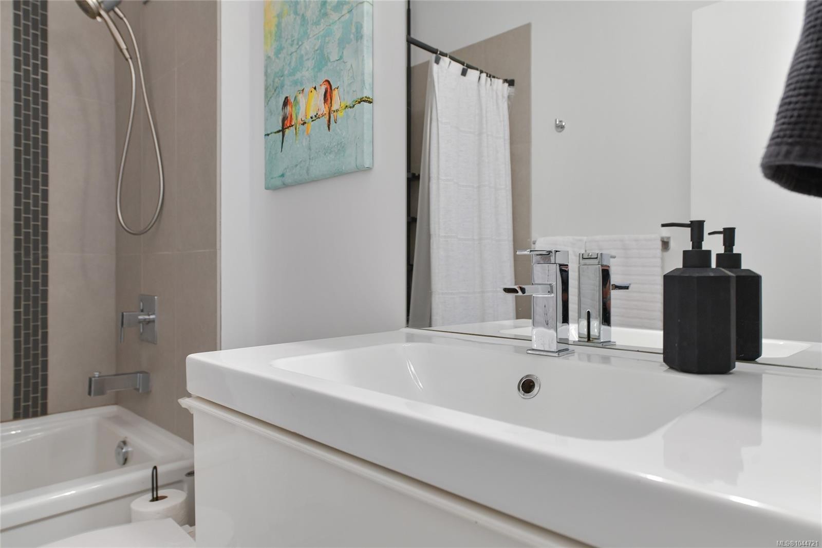 #421-2871 Jacklin Rd, Langford, BC - Indoor Photo Showing Bathroom