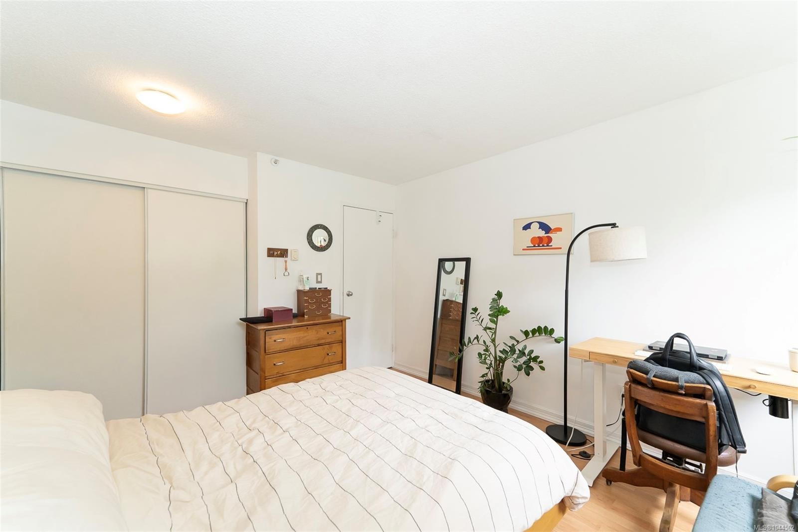 #104-2757 Quadra St, Victoria, BC - Indoor Photo Showing Bedroom
