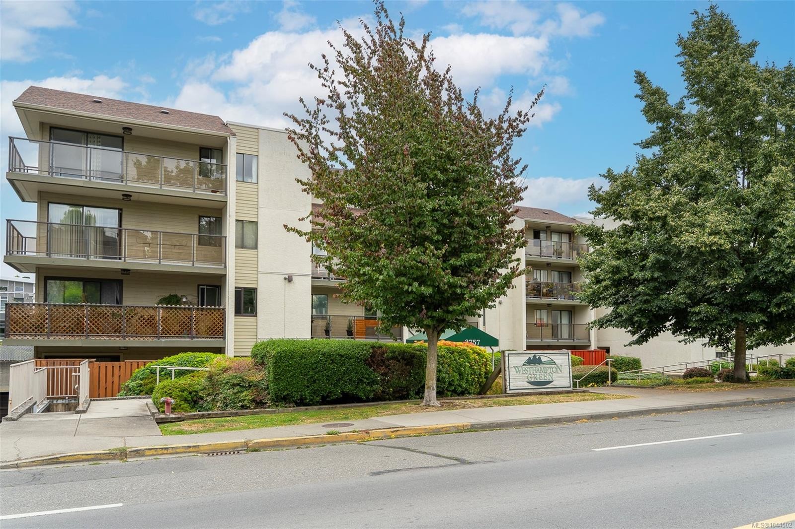 #104-2757 Quadra St, Victoria, BC - Outdoor With Facade