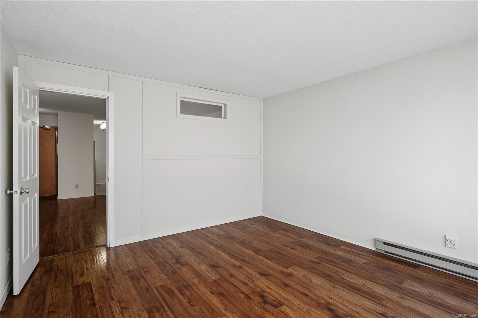 #302-755 Hillside Ave, Victoria, BC - Indoor Photo Showing Other Room