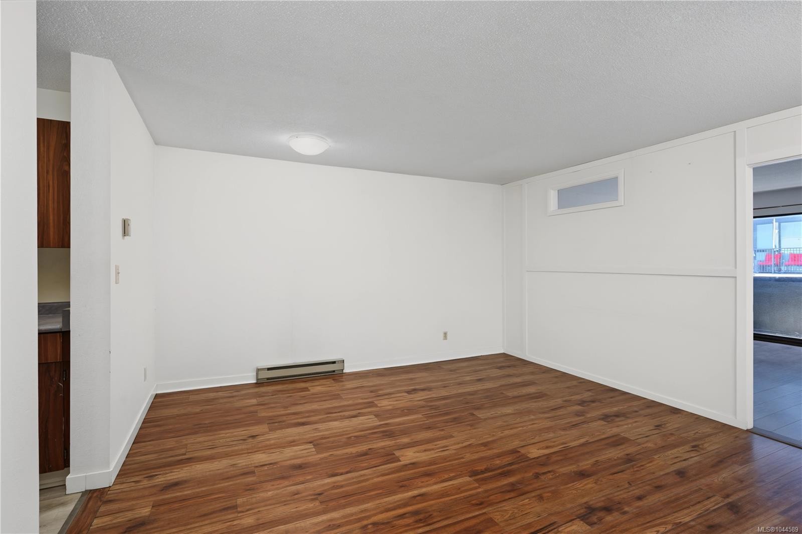 #302-755 Hillside Ave, Victoria, BC - Indoor Photo Showing Other Room