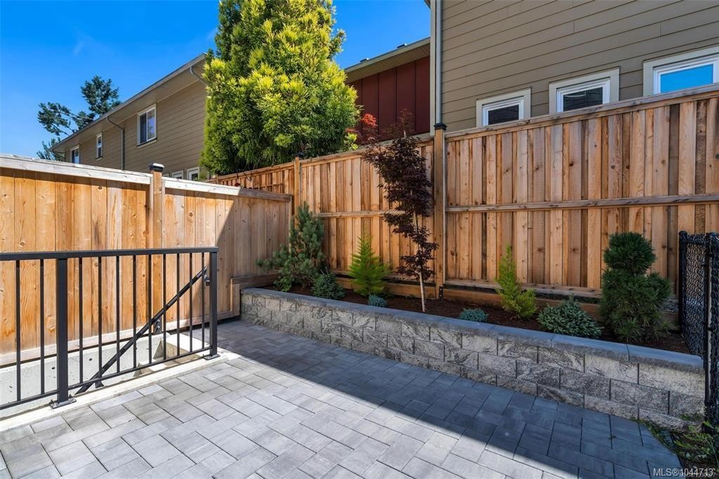 #7-10145 Fifth St, Sidney, BC