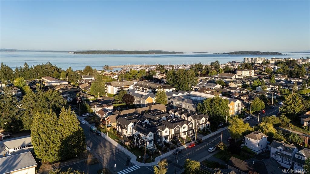 #7-10145 Fifth St, Sidney, BC
