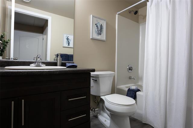 602 Kirkbridge Dr, Winnipeg, MB - Indoor Photo Showing Bathroom