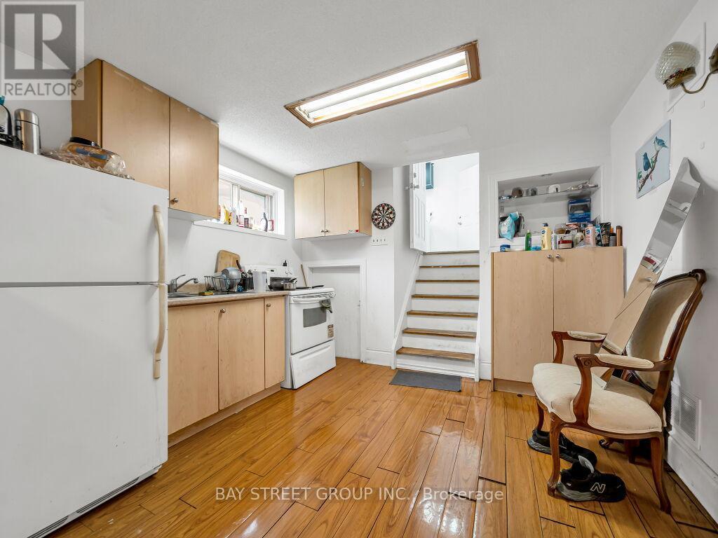 3068 Morning Star Drive, Mississauga, ON - Indoor Photo Showing Kitchen