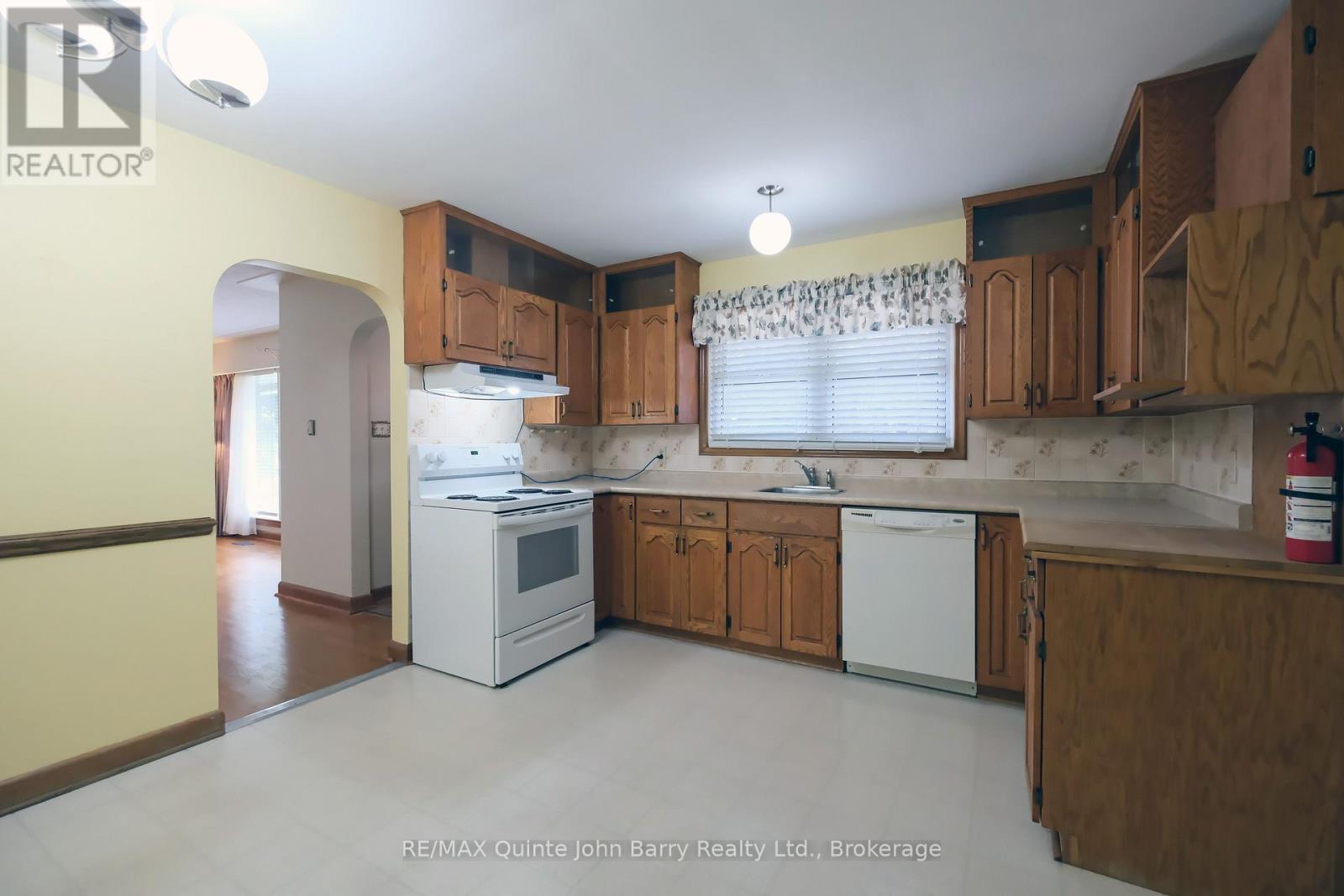 Kitchen - 14 Gould Street, Quinte West (Trenton Ward), ON - Indoor Photo Showing Kitchen