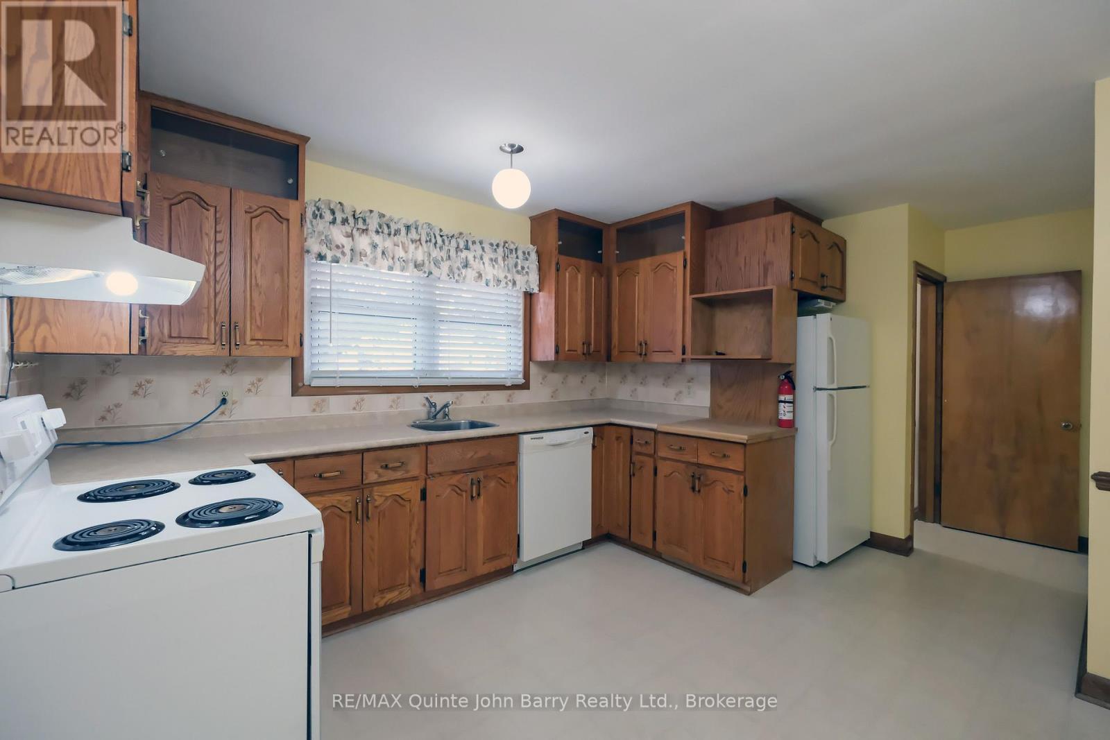 Kitchen - 14 Gould Street, Quinte West (Trenton Ward), ON - Indoor Photo Showing Kitchen