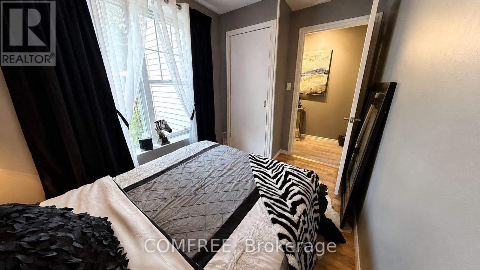 8950 Brown Road, Niagara Falls (Brown), ON - Indoor Photo Showing Bedroom