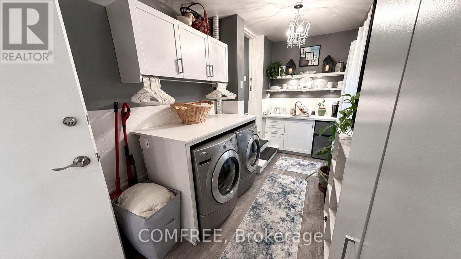 8950 Brown Road, Niagara Falls (Brown), ON - Indoor Photo Showing Laundry Room
