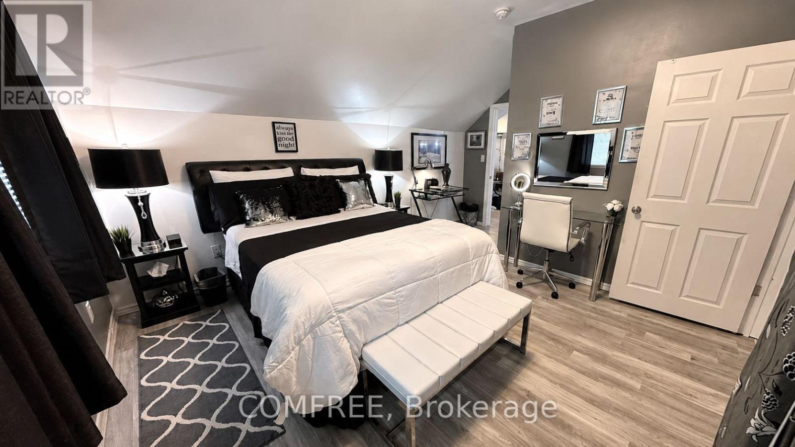 8950 Brown Road, Niagara Falls (Brown), ON - Indoor