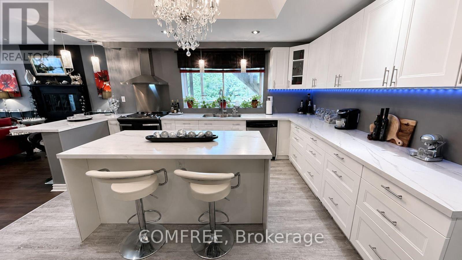 8950 Brown Road, Niagara Falls (Brown), ON - Indoor