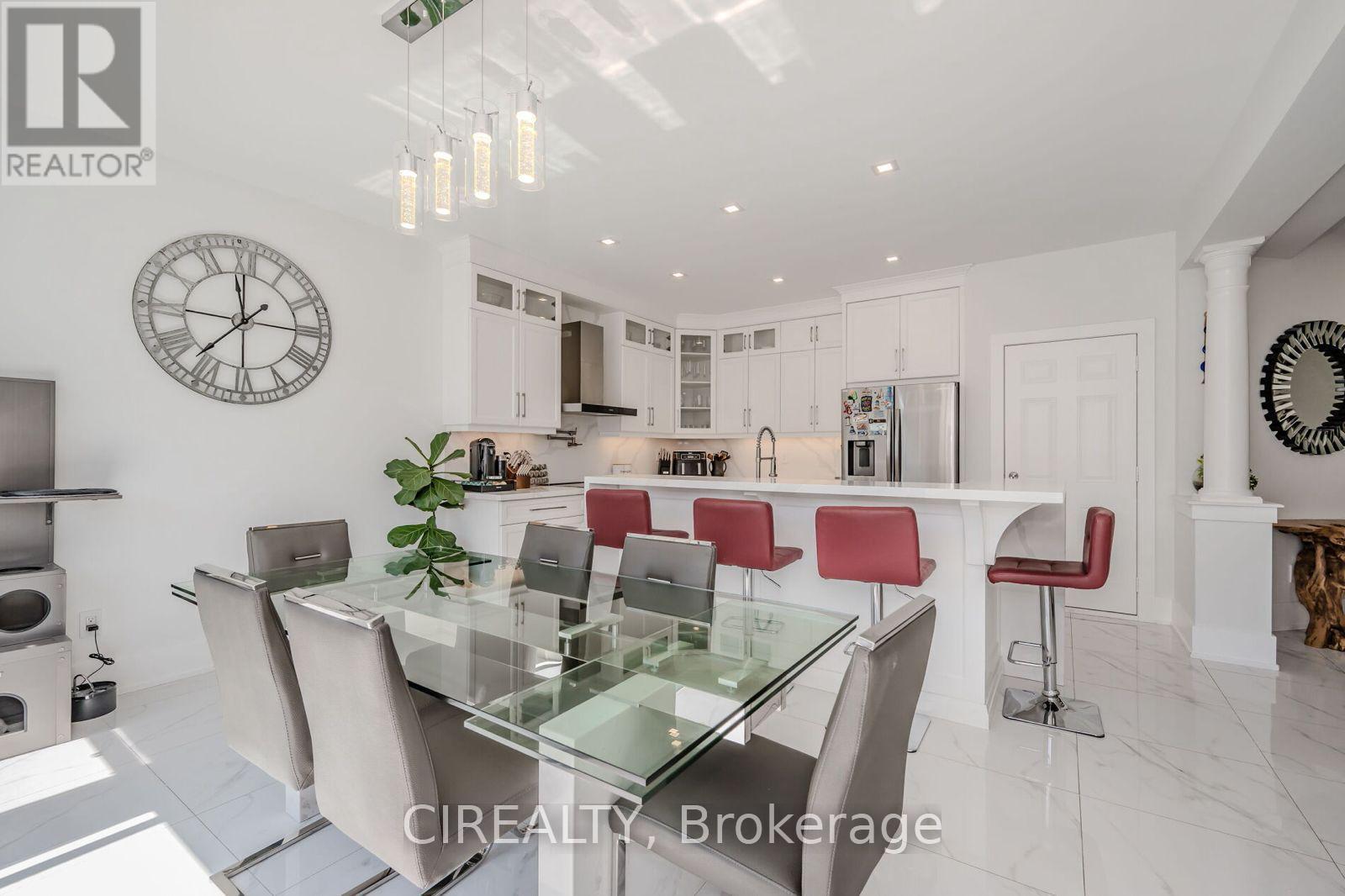4712 Doug Wright Drive, Burlington, ON - Indoor Photo Showing Dining Room