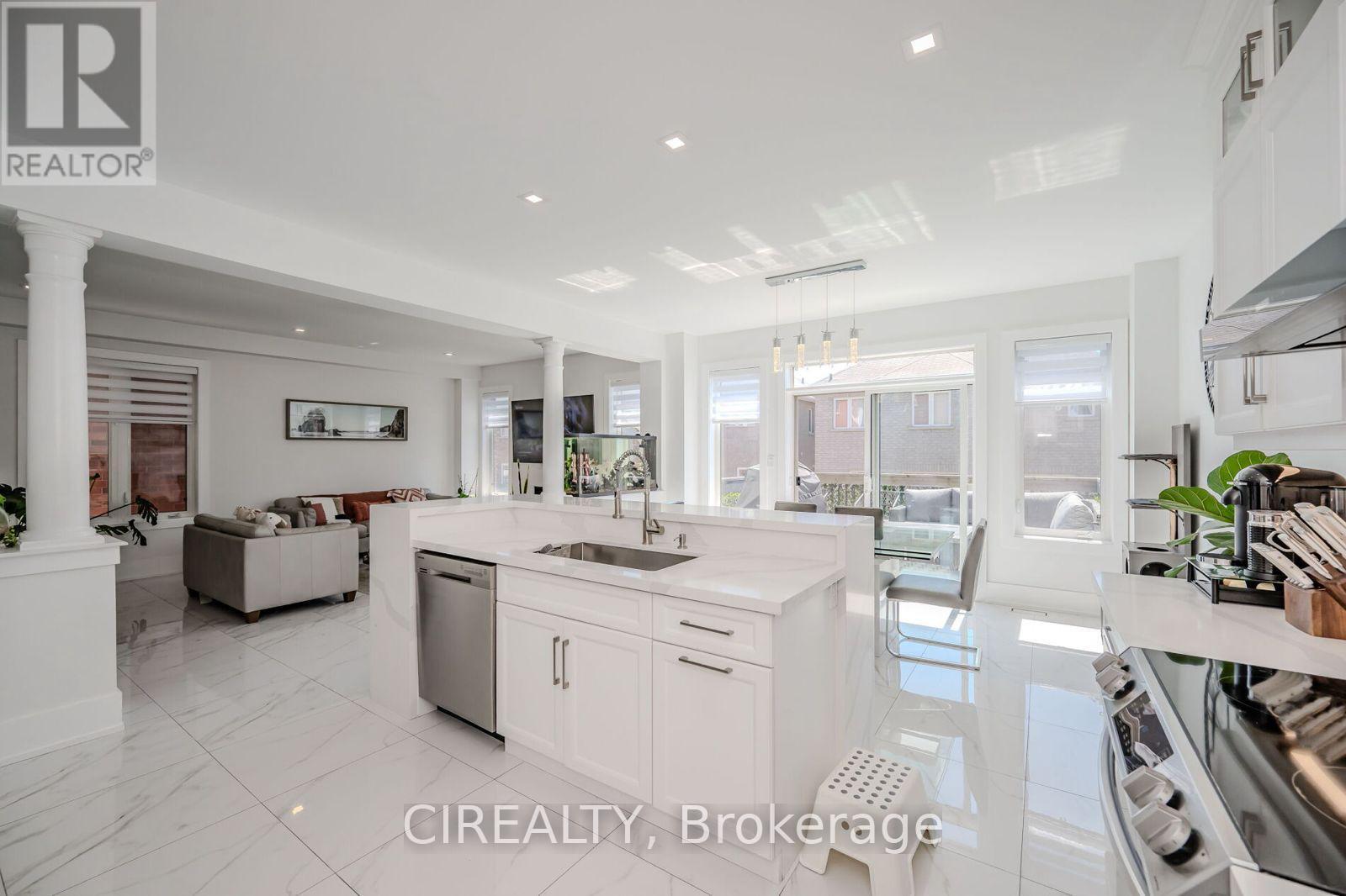 4712 Doug Wright Drive, Burlington, ON - Indoor Photo Showing Kitchen