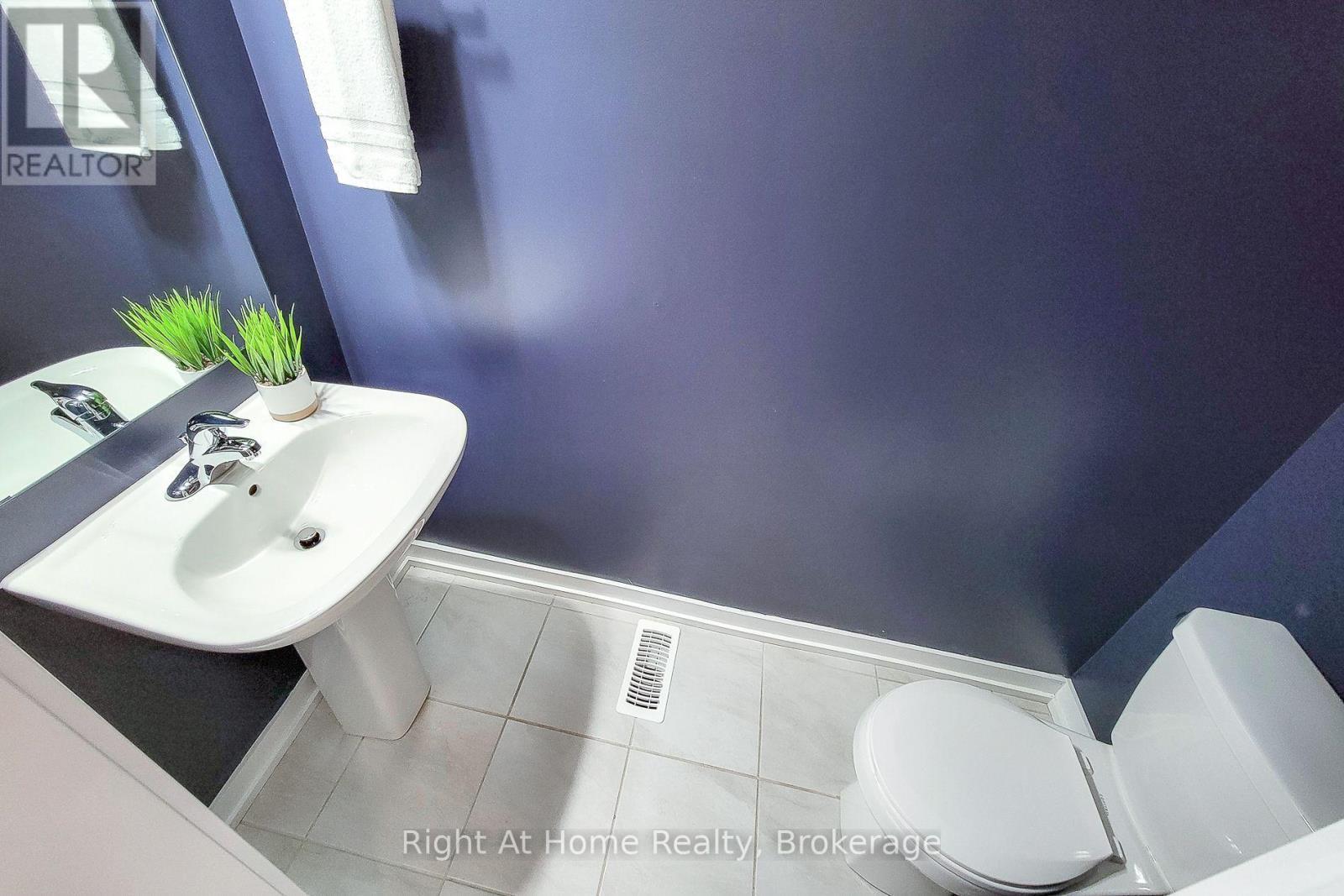 3 Trailside Drive, Haldimand, ON - Indoor Photo Showing Bathroom