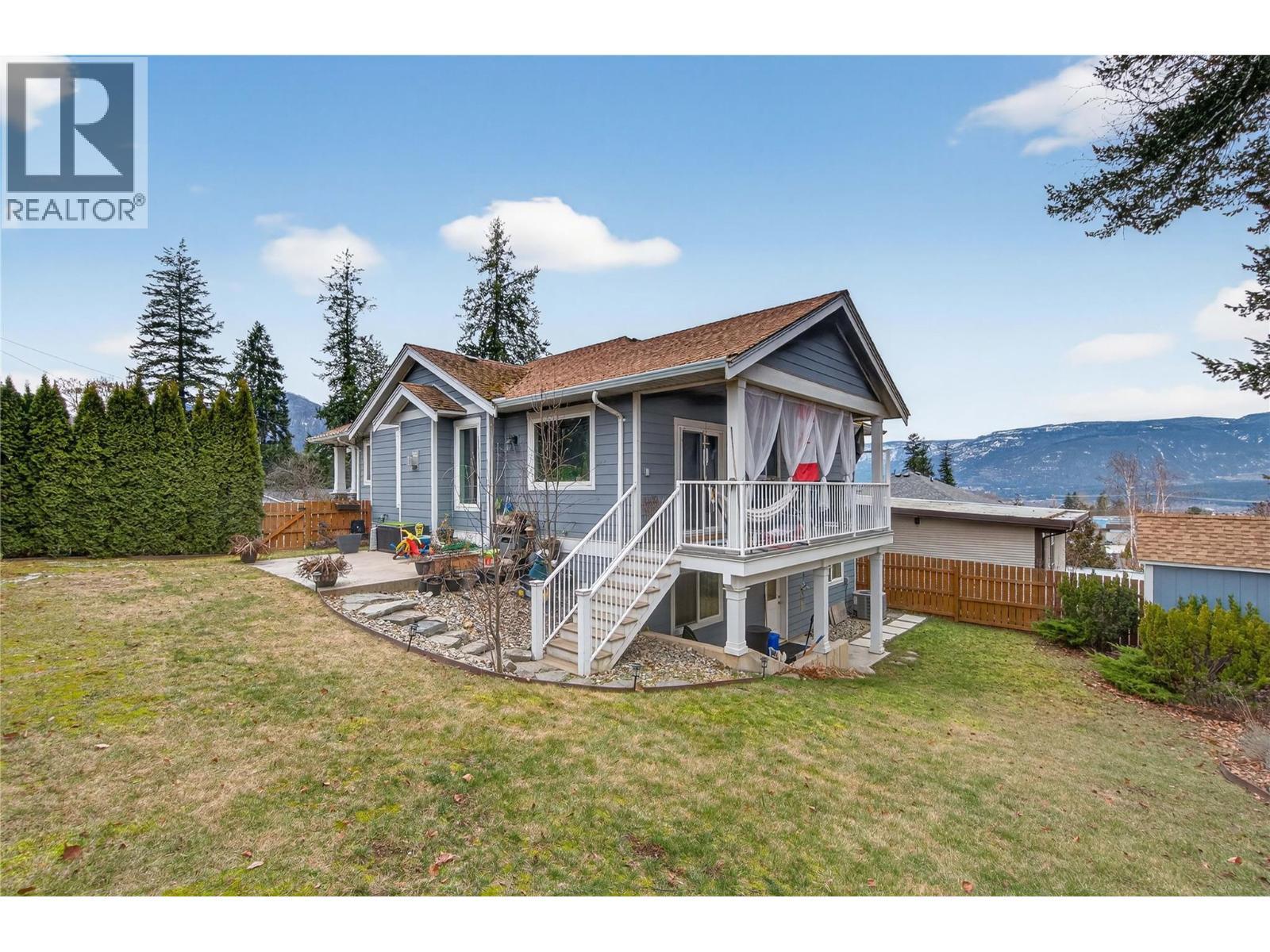 2991 7 Avenue Ne, Salmon Arm, BC - Outdoor With Deck Patio Veranda